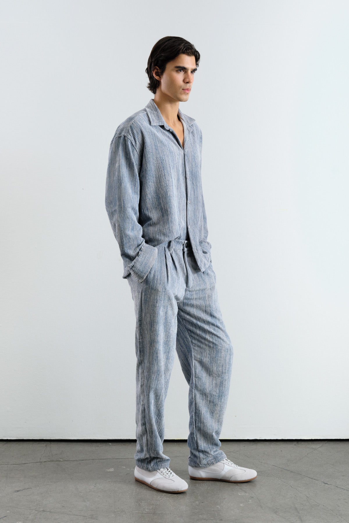 OVERSIZED VELVET BLUE SHIRT