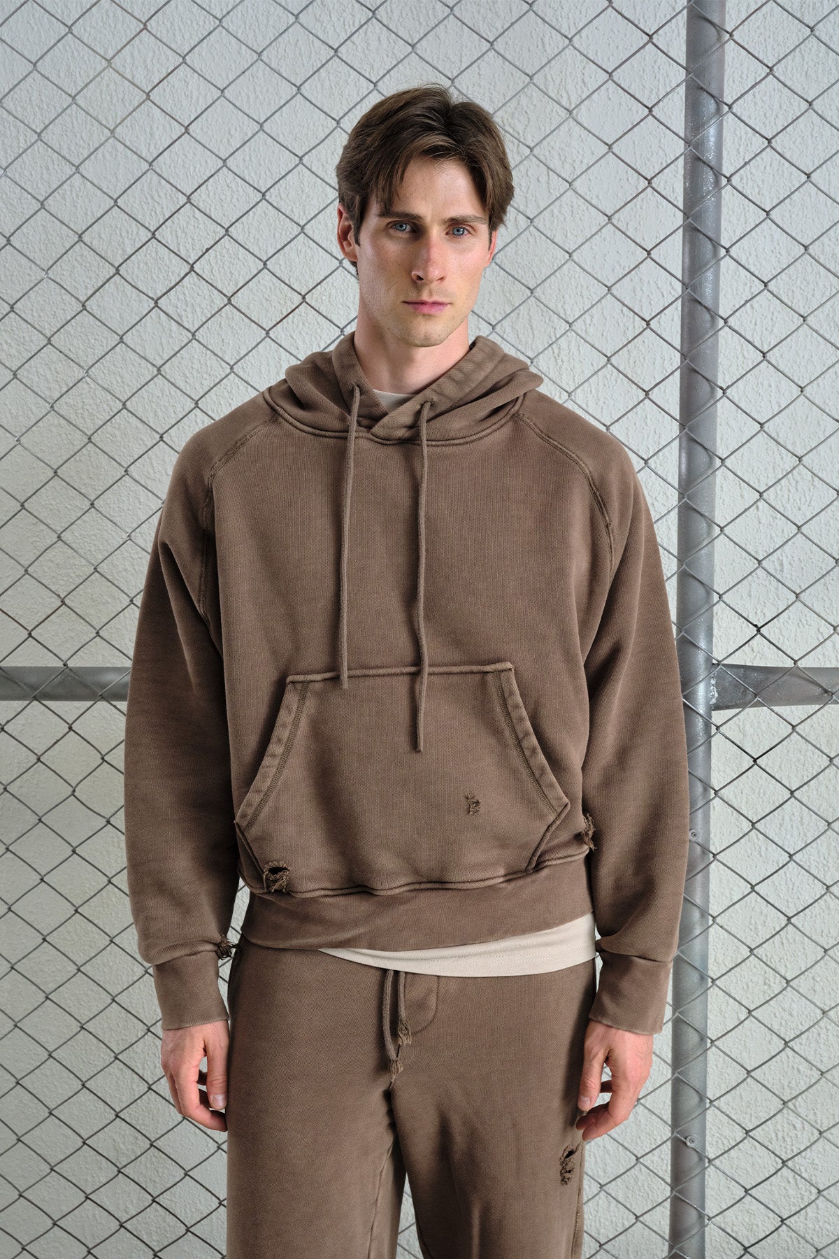 EFEKTLİ YIKAMALI KAHVERENGİ SWEATSHIRT
