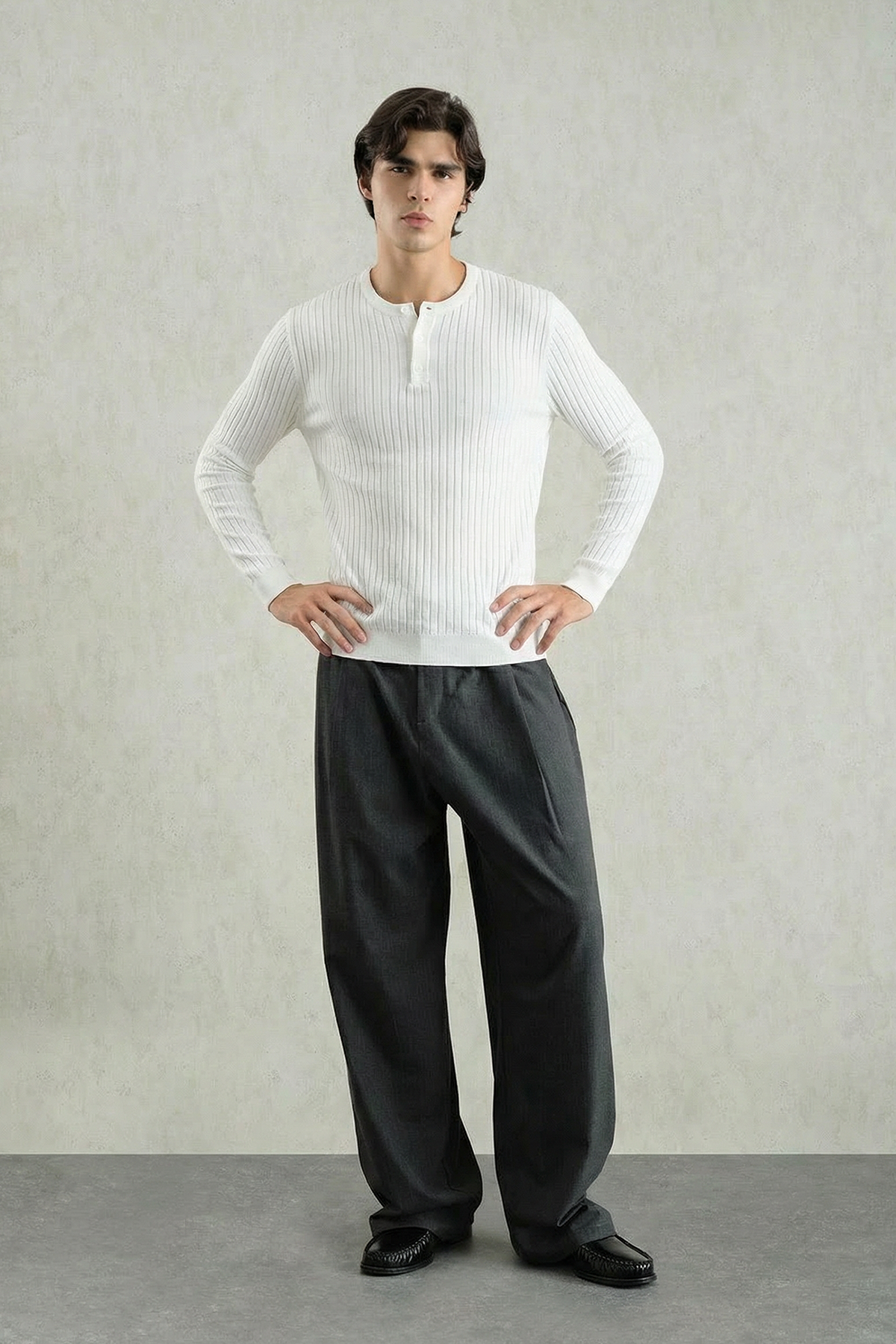 DAR KESİM DÜĞMELİ BEYAZ POLO YAKA TRİKO