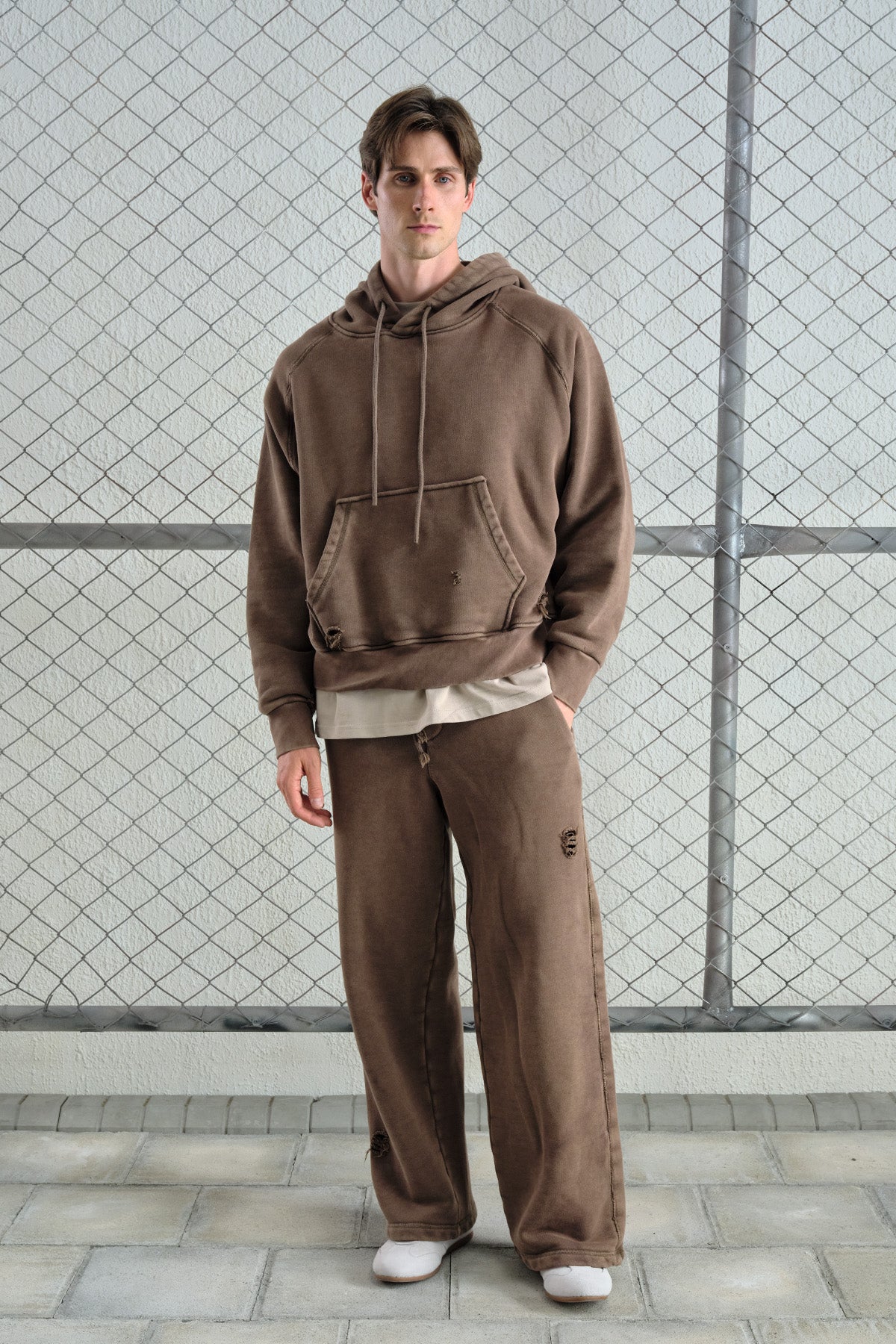 EFEKTLİ YIKAMALI KAHVERENGİ SWEATSHIRT