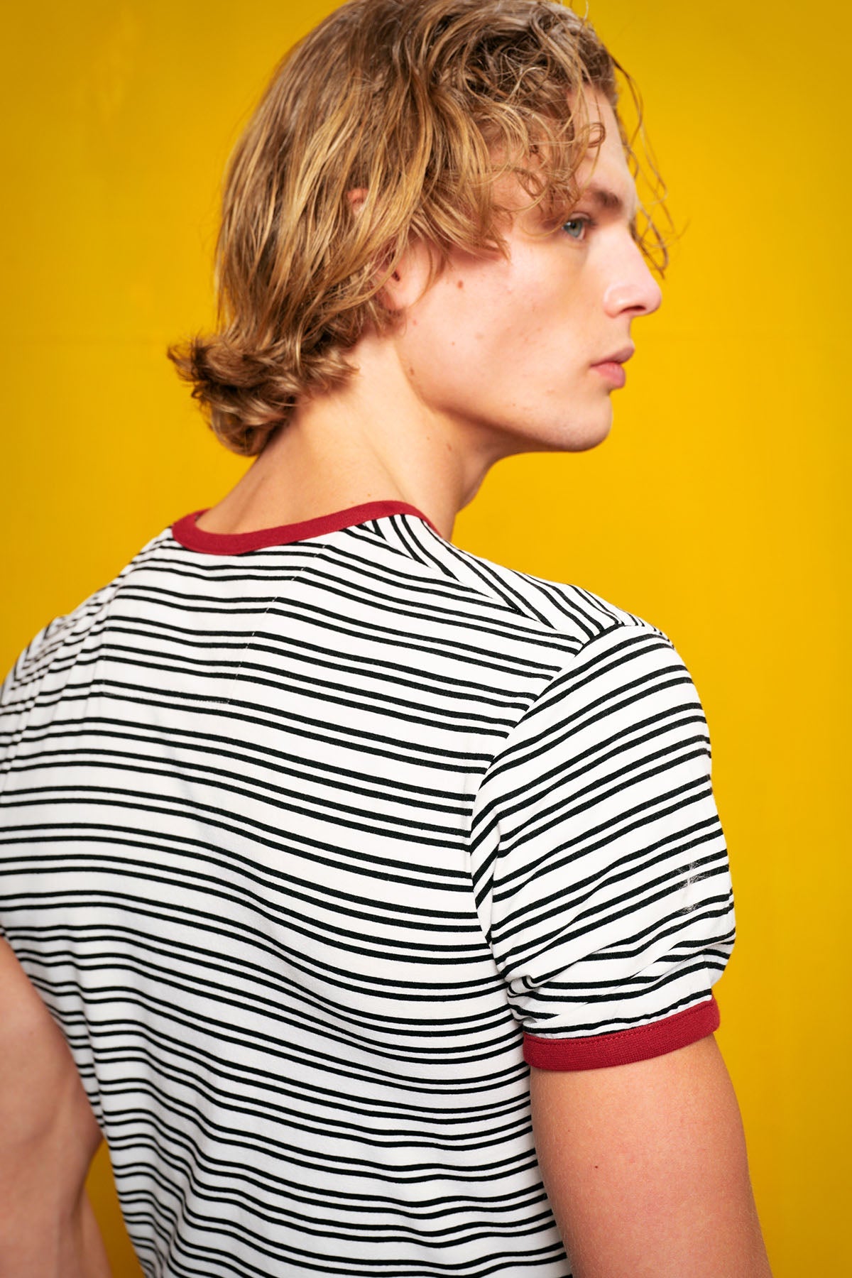 ÇİZGİLİ DAR KESİM SİYAH T-SHIRT GIESTO