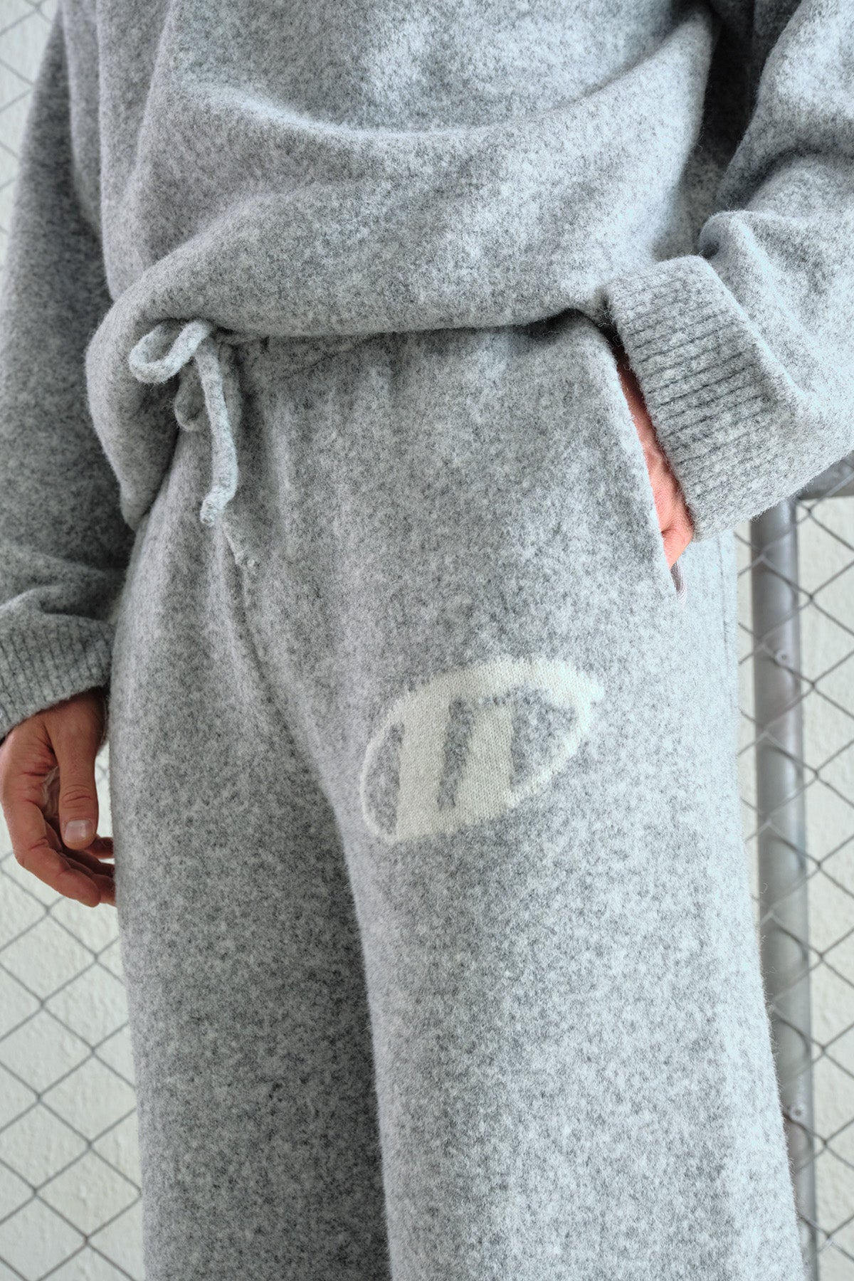 YUMUŞAK DOKULU ÖRGÜ TRİKO GRİ PANTOLON