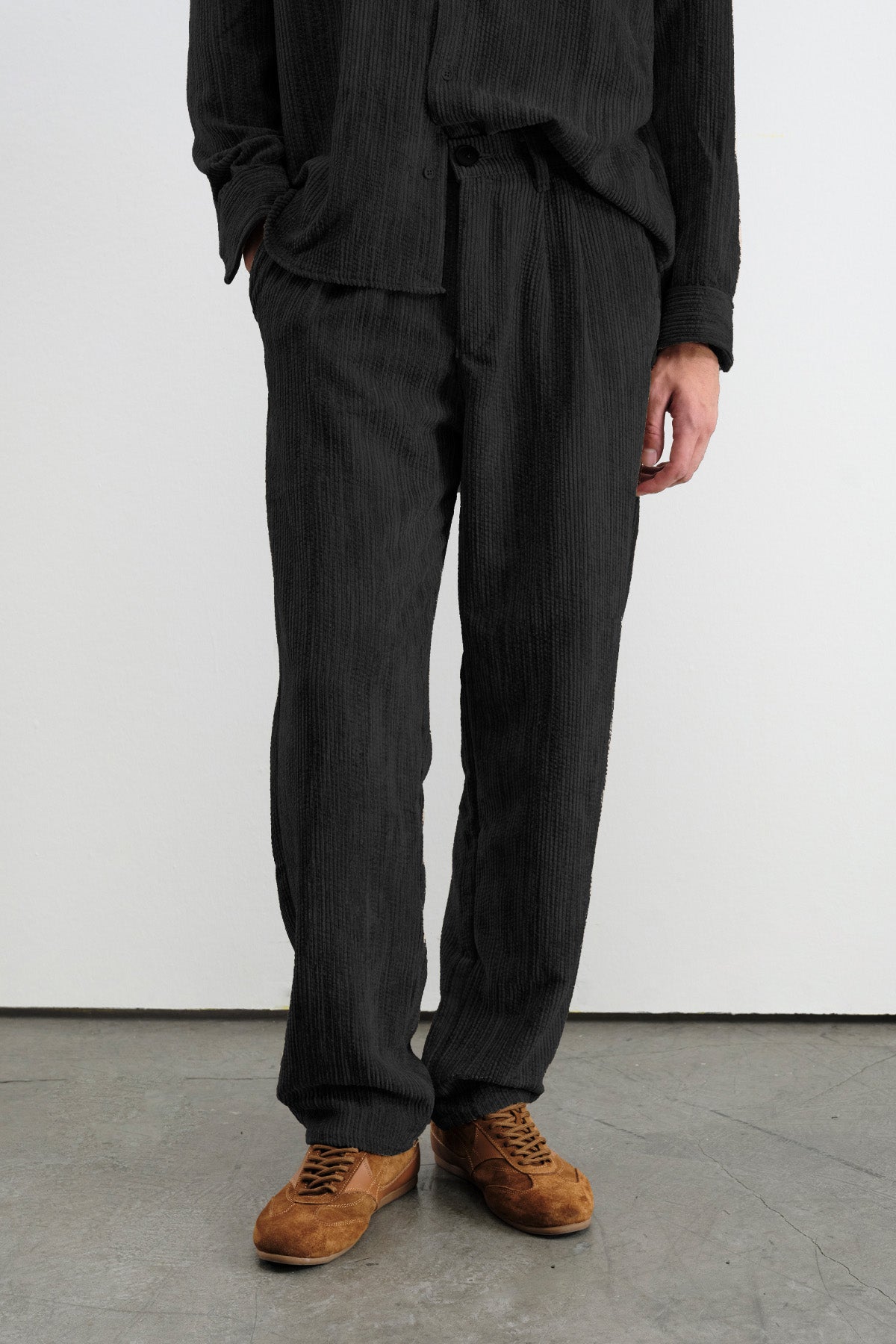 PİLİLİ KADİFE SİYAH PANTOLON