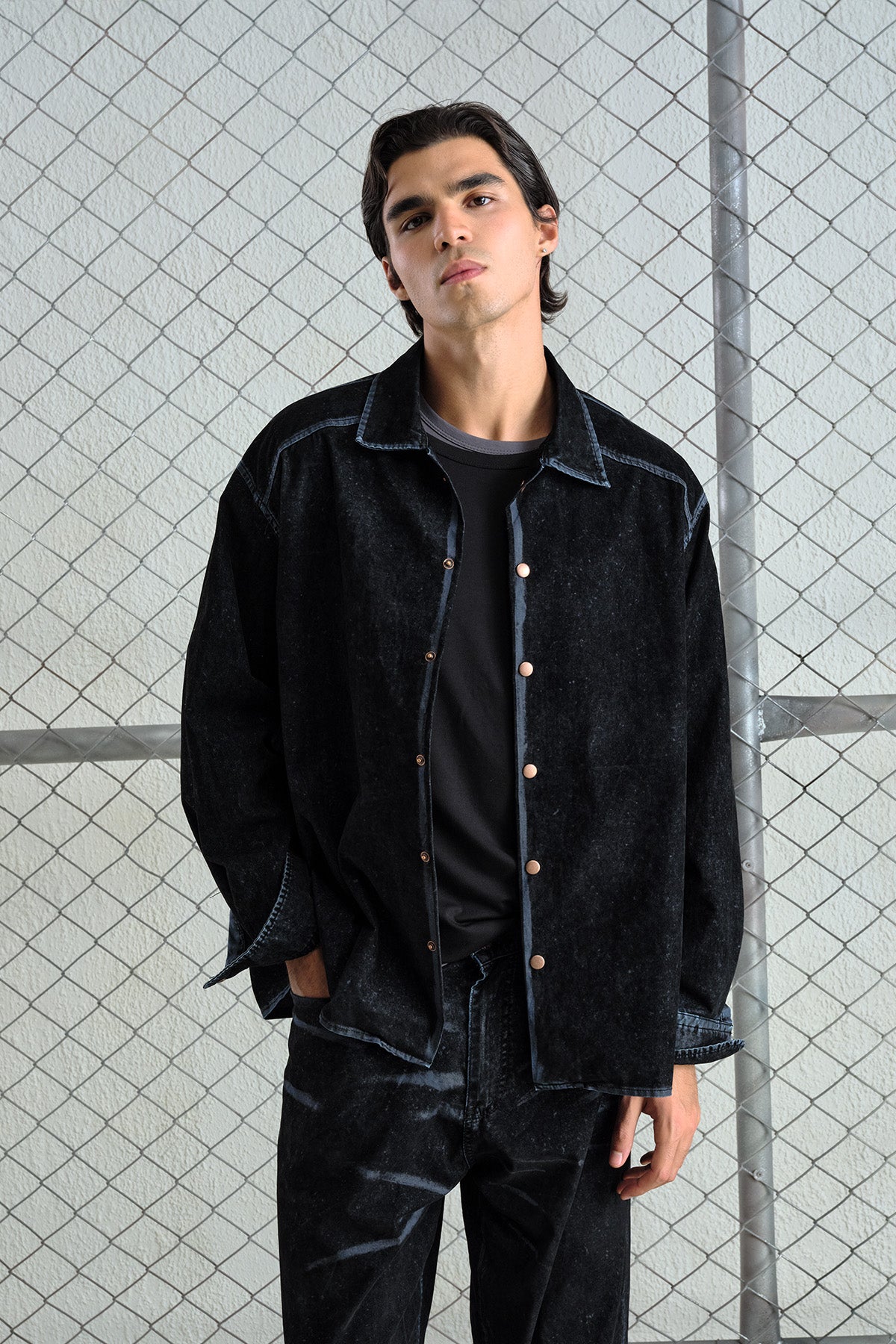 EFFECT VELVET COATED DENIM BLACK SHIRT