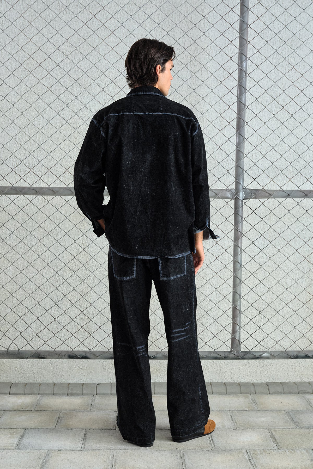 EFFECT VELVET COATED DENIM BLACK SHIRT
