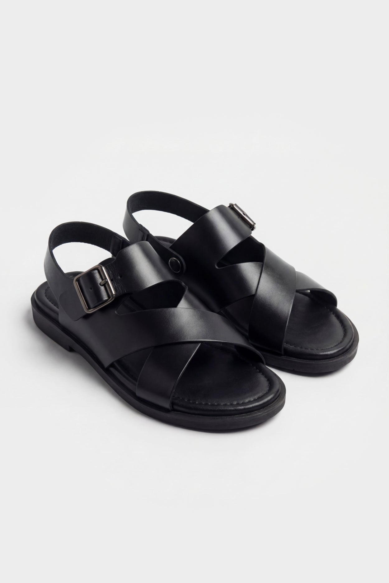 BLACK LEATHER SANDALS WITH CROSSOVER BUCKLE STRAP