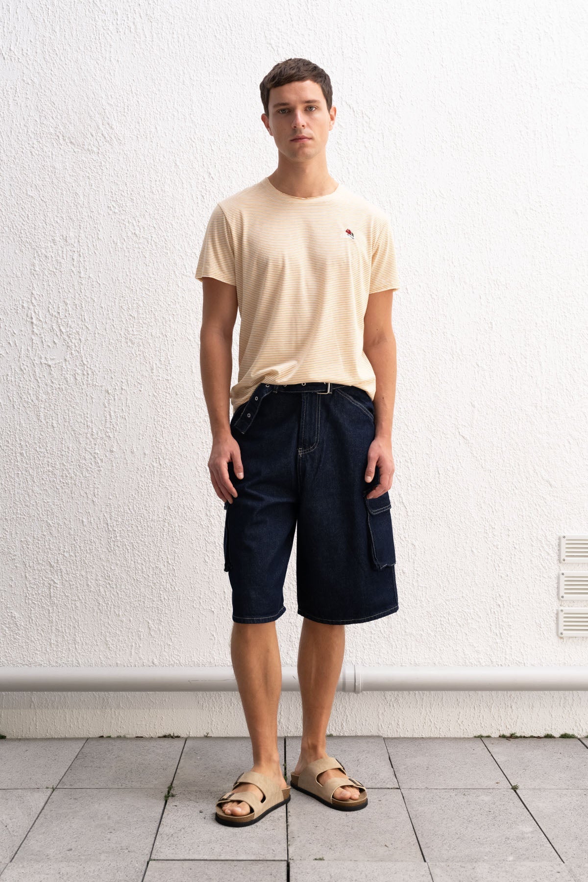 NAKIŞ DETAYLI ÇİZGİLİ SARI T-SHIRT GIESTO