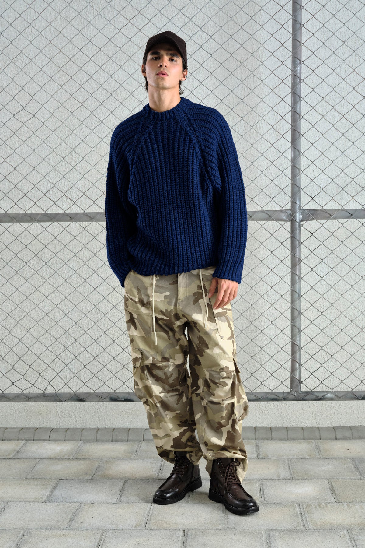 LOOSE-FIT PRINTED THICK KNIT NAVY SWEATER