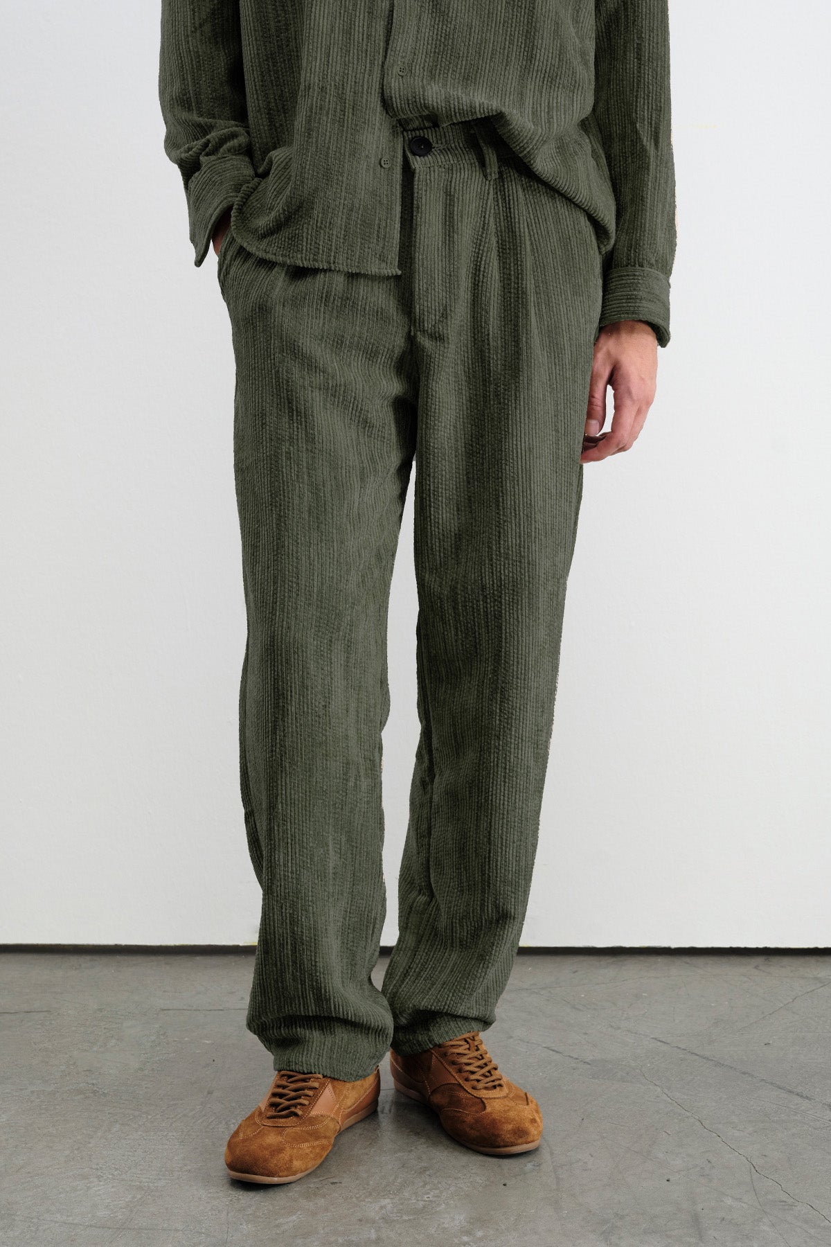 PİLİLİ KADİFE HAKİ PANTOLON