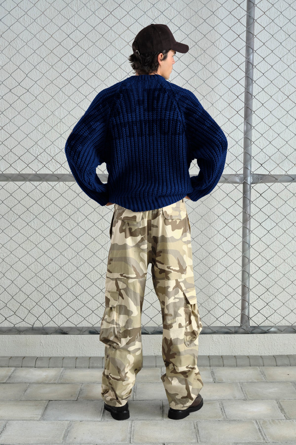 LOOSE-FIT PRINTED THICK KNIT NAVY SWEATER