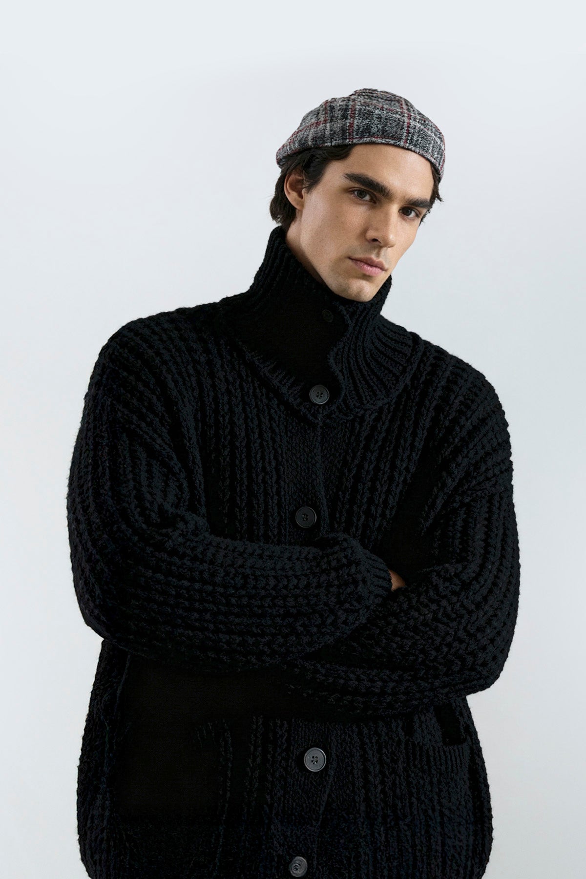 THICK KNIT OVERSIZE BLACK CARDIGAN