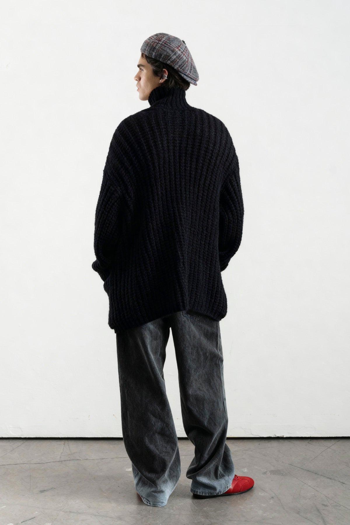 KALIN ÖRGÜLÜ OVERSIZE SİYAH HIRKA