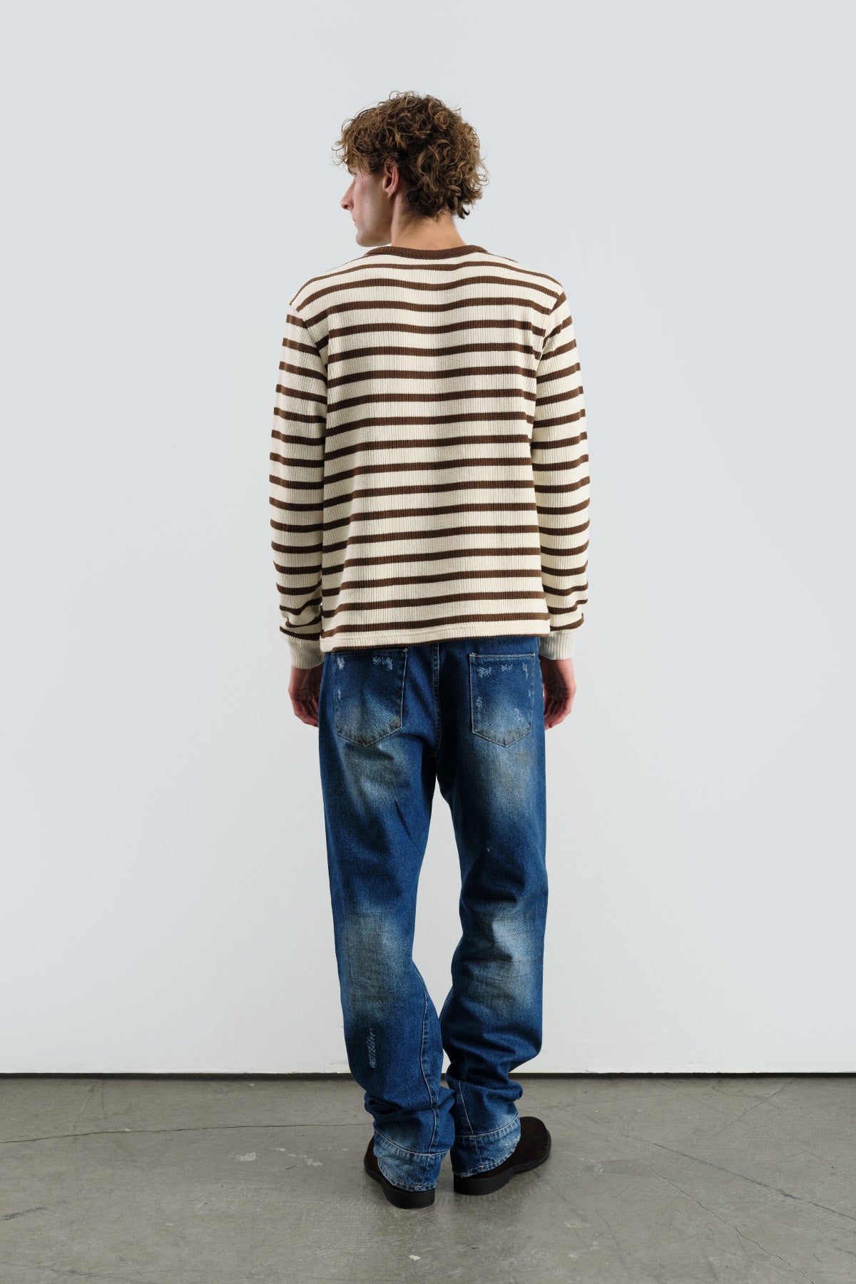 KALIN ÇİZGİLİ YARIM PATLI KAHVERENGİ T-SHIRT