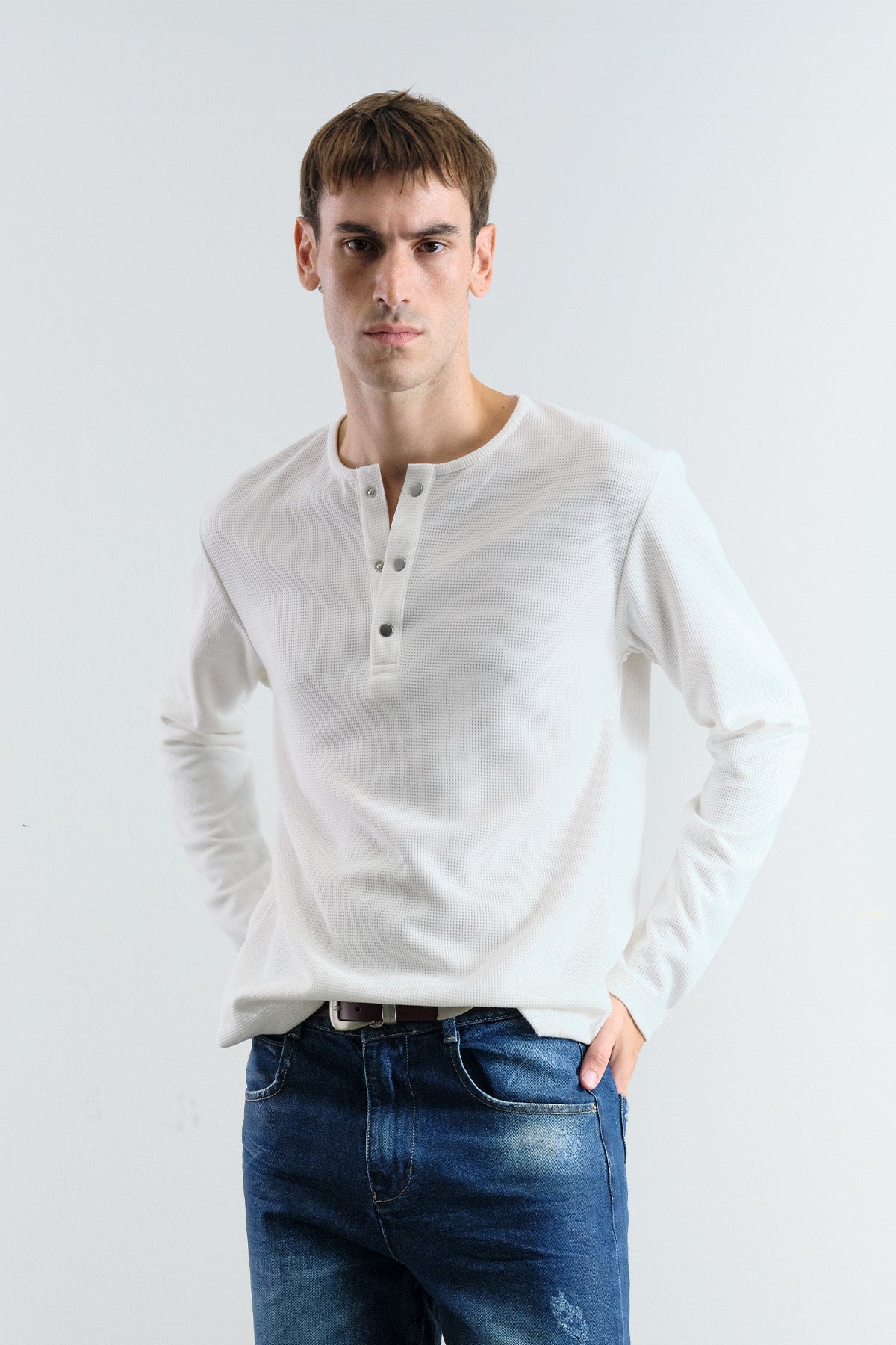 WHITE LONG SLEEVE T-SHIRT WITH METAL SNAP FASTENERS