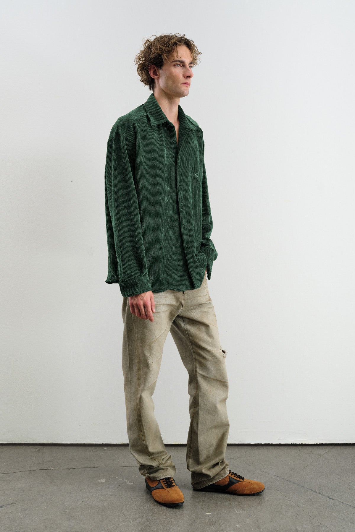 OVERSIZE DÖKÜMLÜ KADİFE YEŞİL GÖMLEK