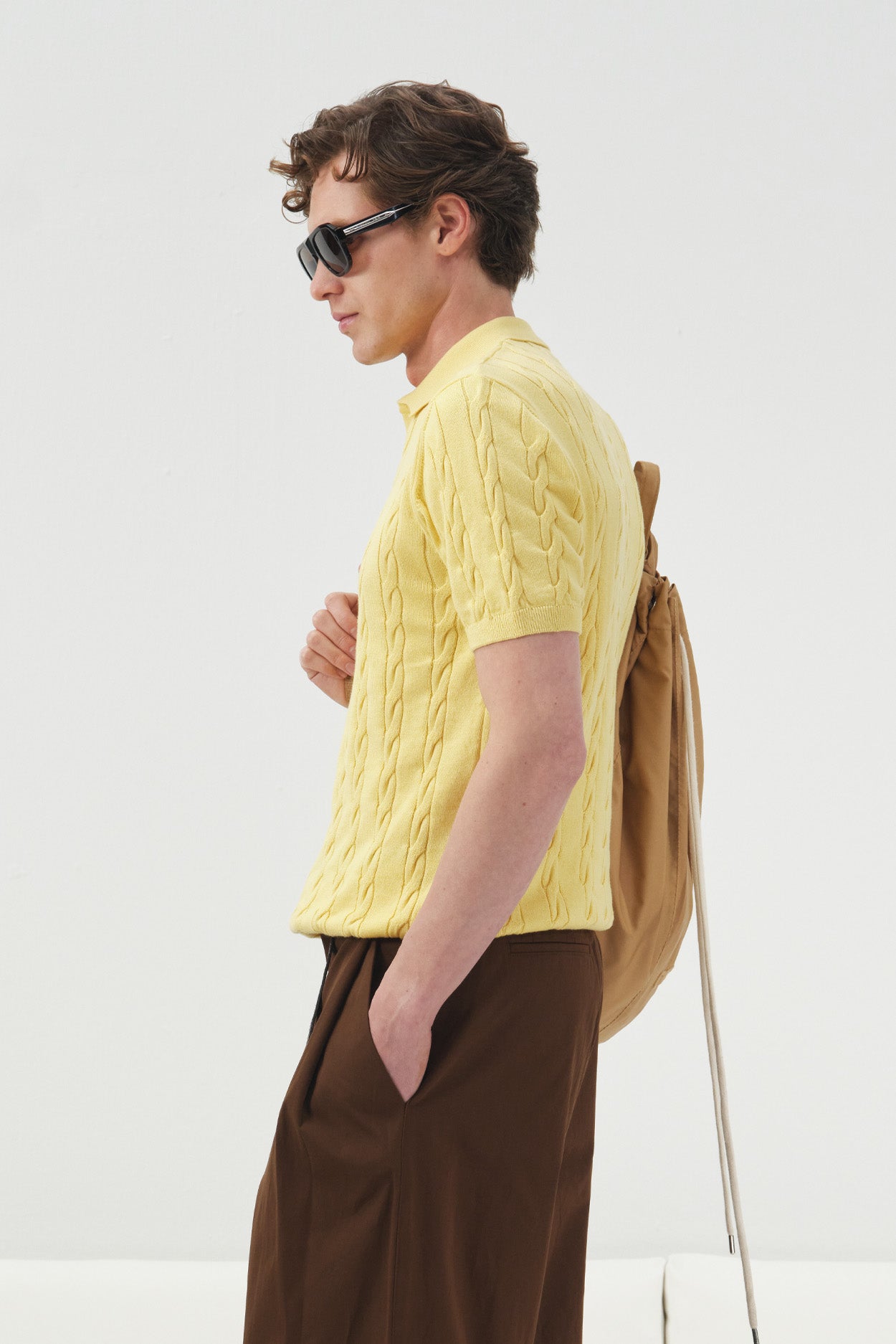 DOKULU ÖRGÜ DESENLİ SARI POLO YAKA TRİKO T-SHIRT