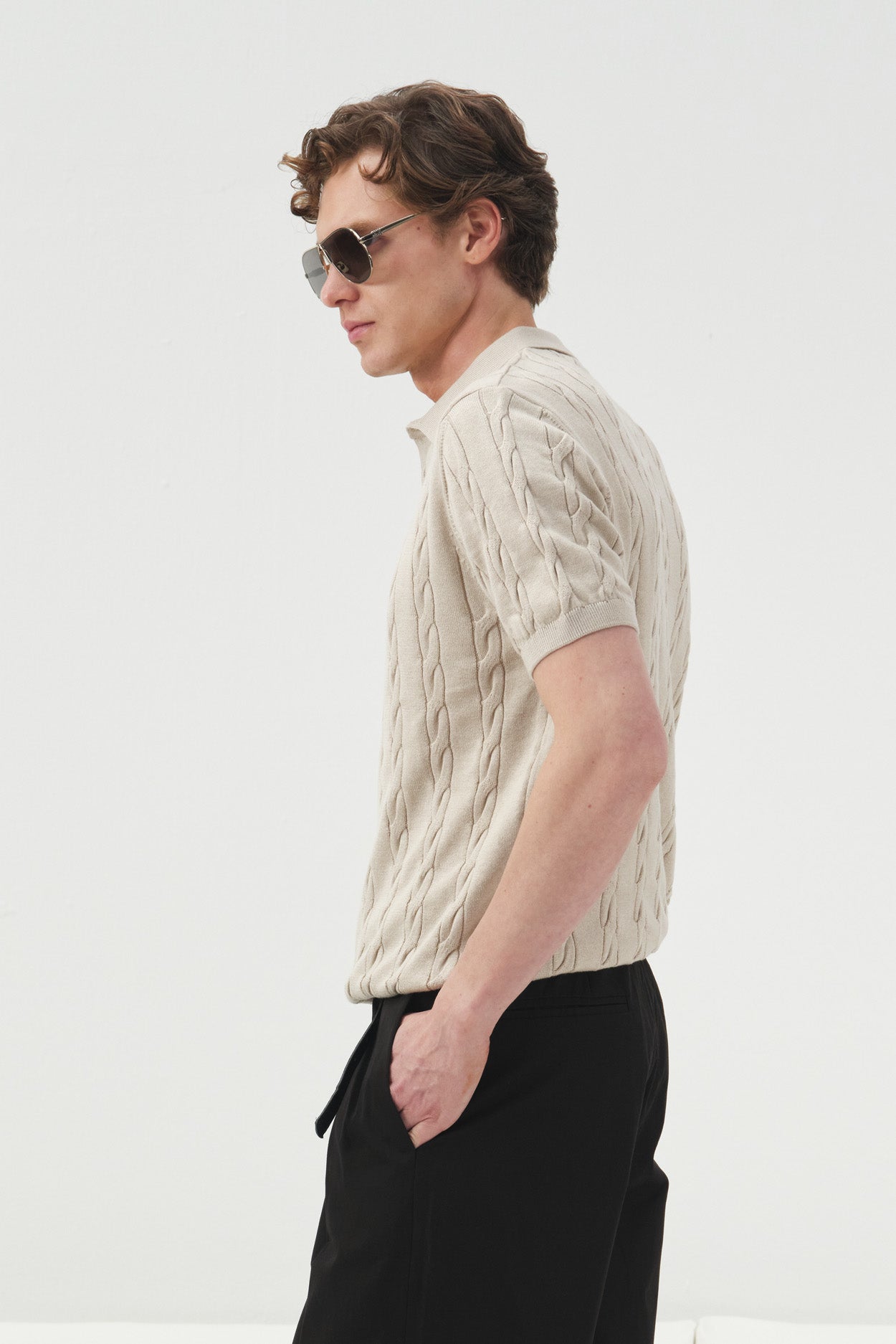 DOKULU ÖRGÜ DESENLİ BEJ POLO YAKA TRİKO T-SHIRT