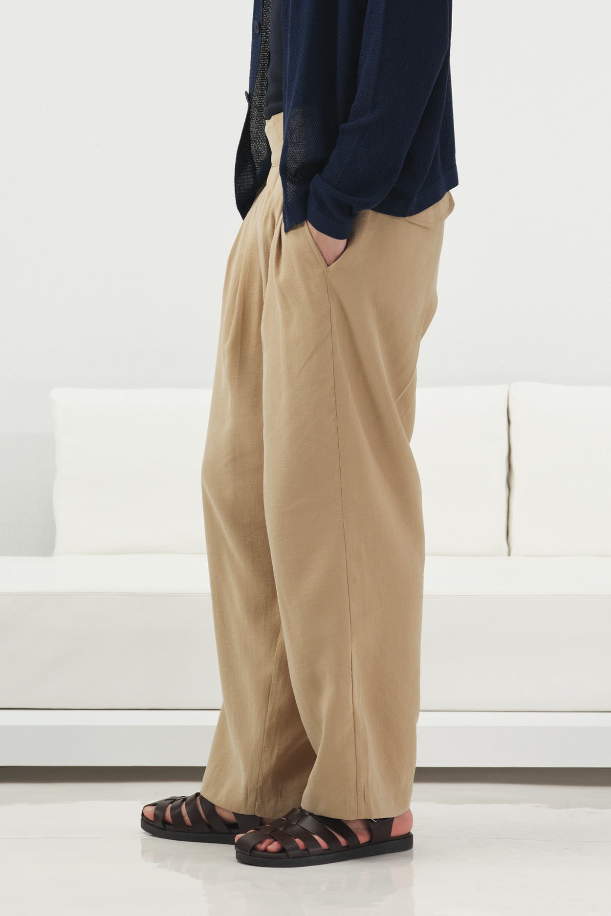 ÇİFT KEMER DETAYLI PİLİLİ BEJ MODAL PANTOLON