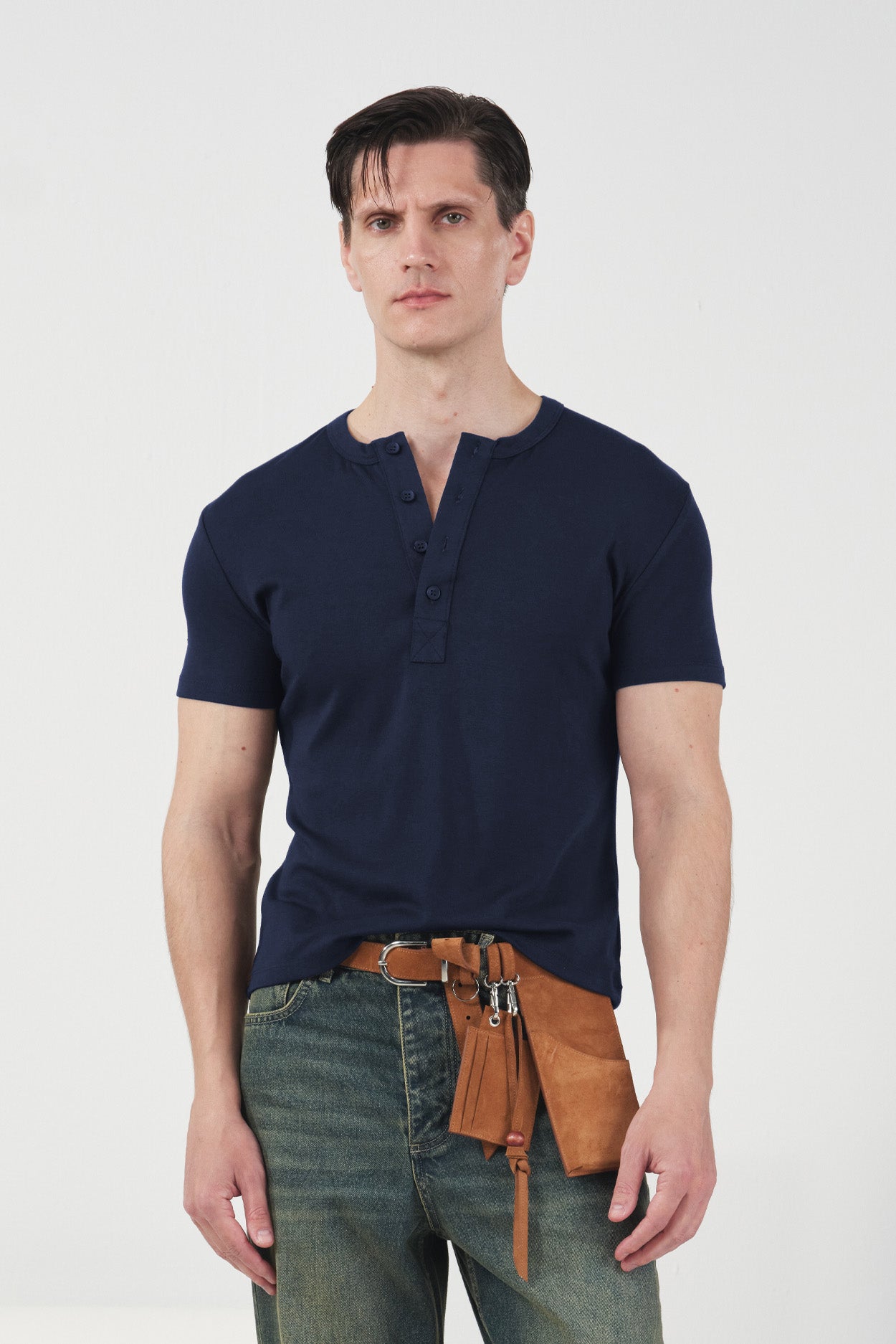 YARIM PATLI DAR KESİM LACİVERT T-SHIRT