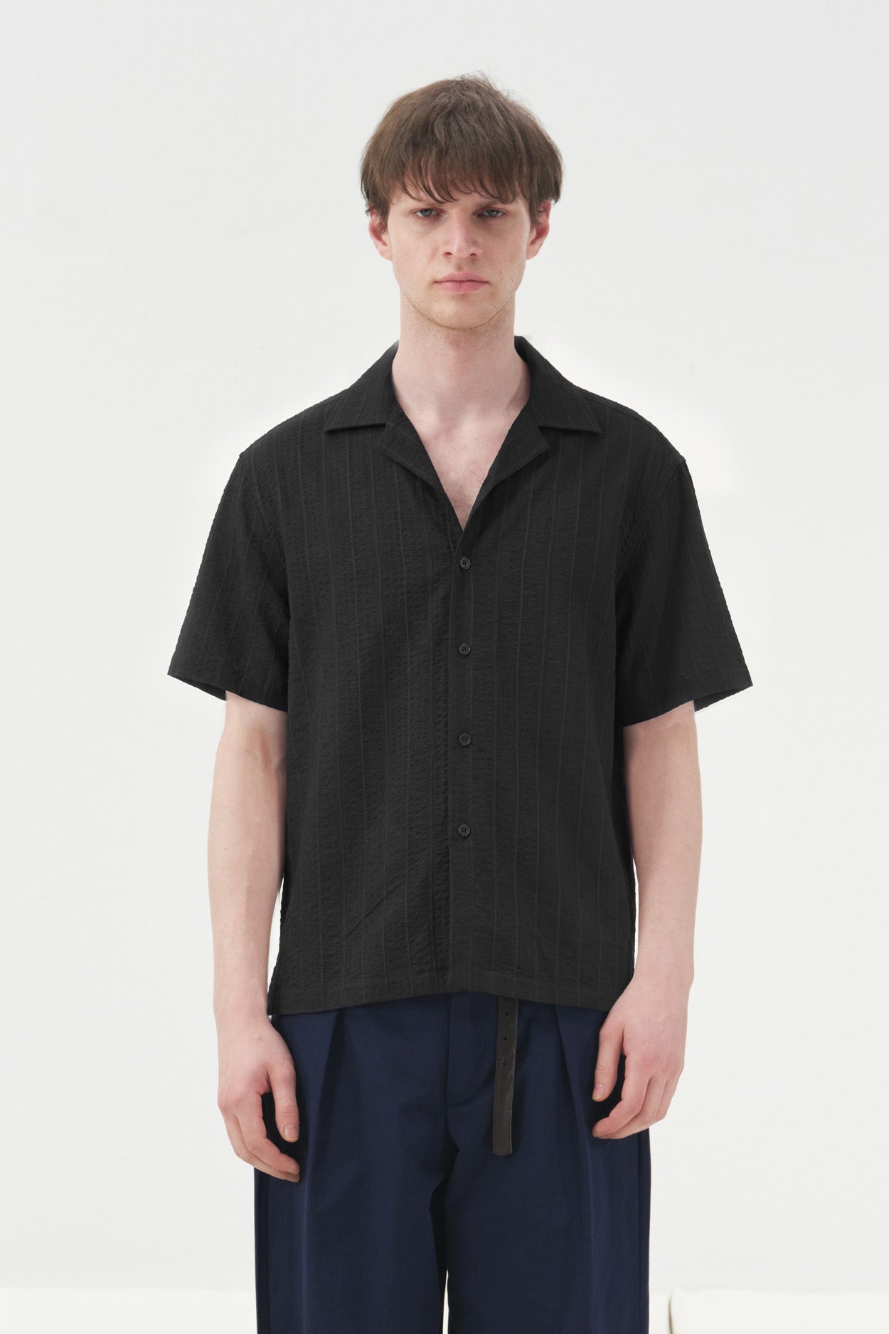 TEXTURED WAFFLE BLACK SHIRT