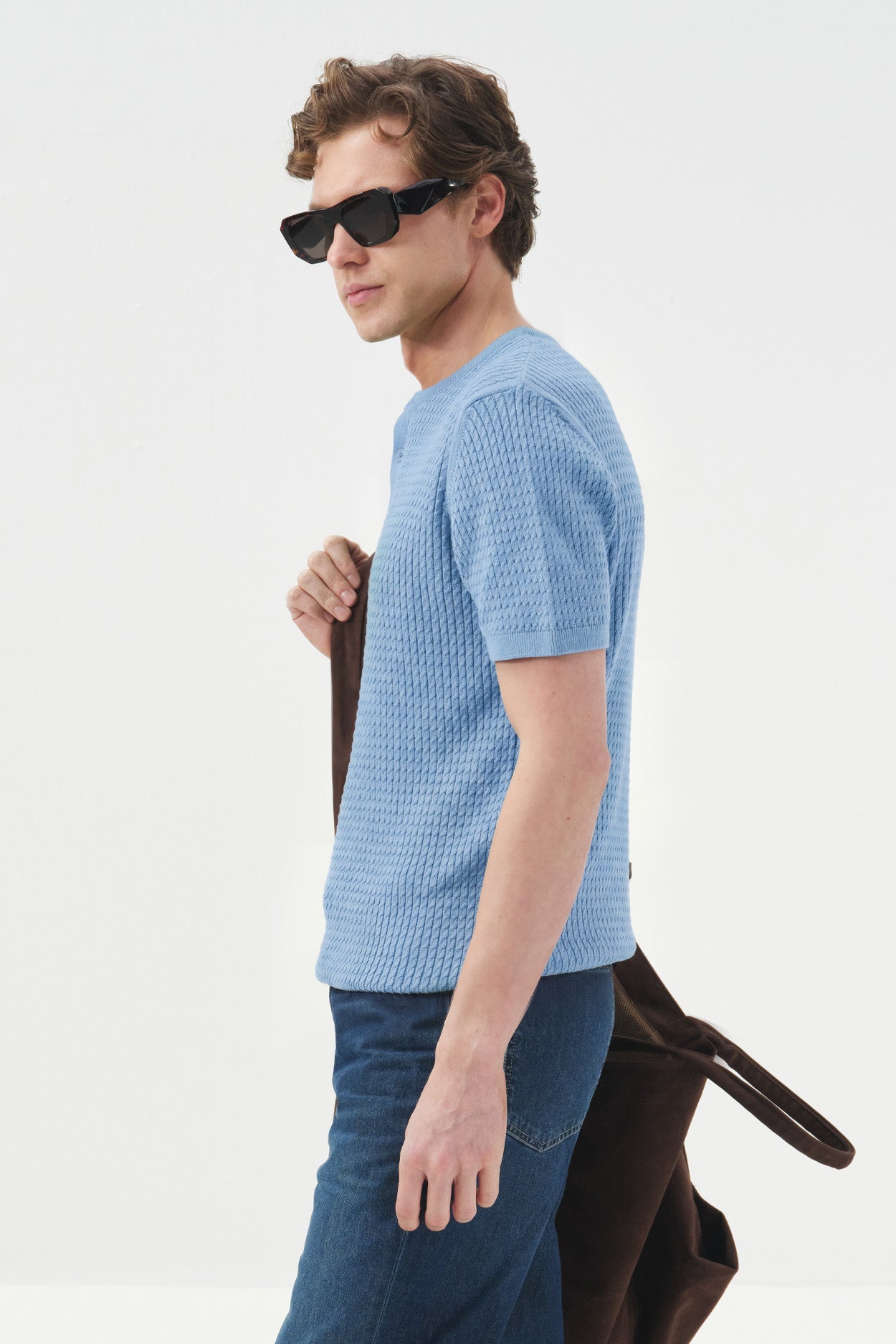 DOKULU BİSİKLET YAKA MAVİ TRİKO T-SHIRT