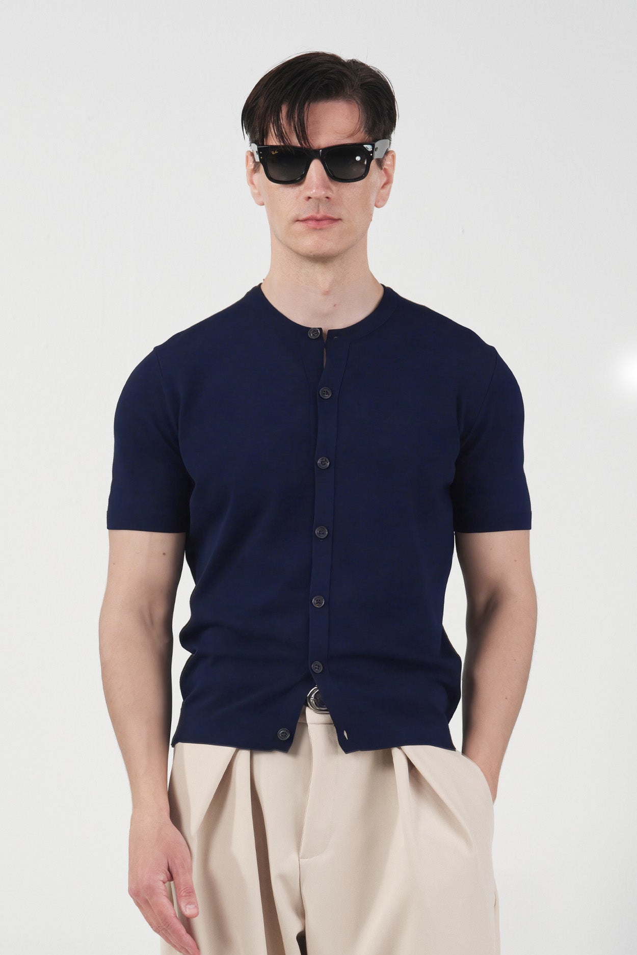 KISA KOLLU İNCE TRİKO LACİVERT GÖMLEK