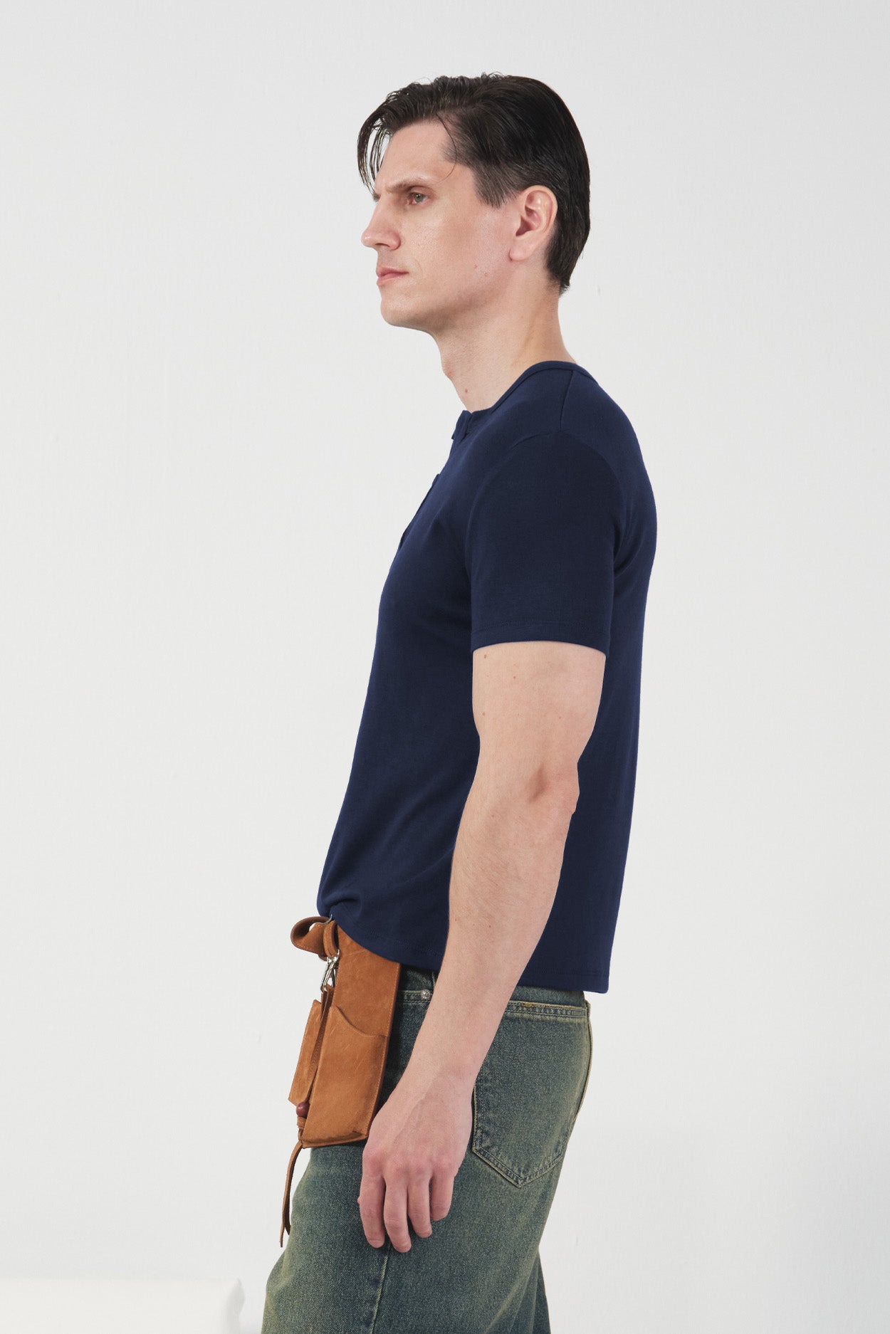 YARIM PATLI DAR KESİM LACİVERT T-SHIRT