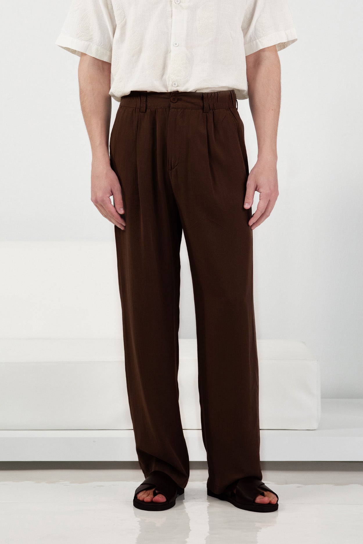 BROWN TENCEL DRAPED PLEATED PANTS