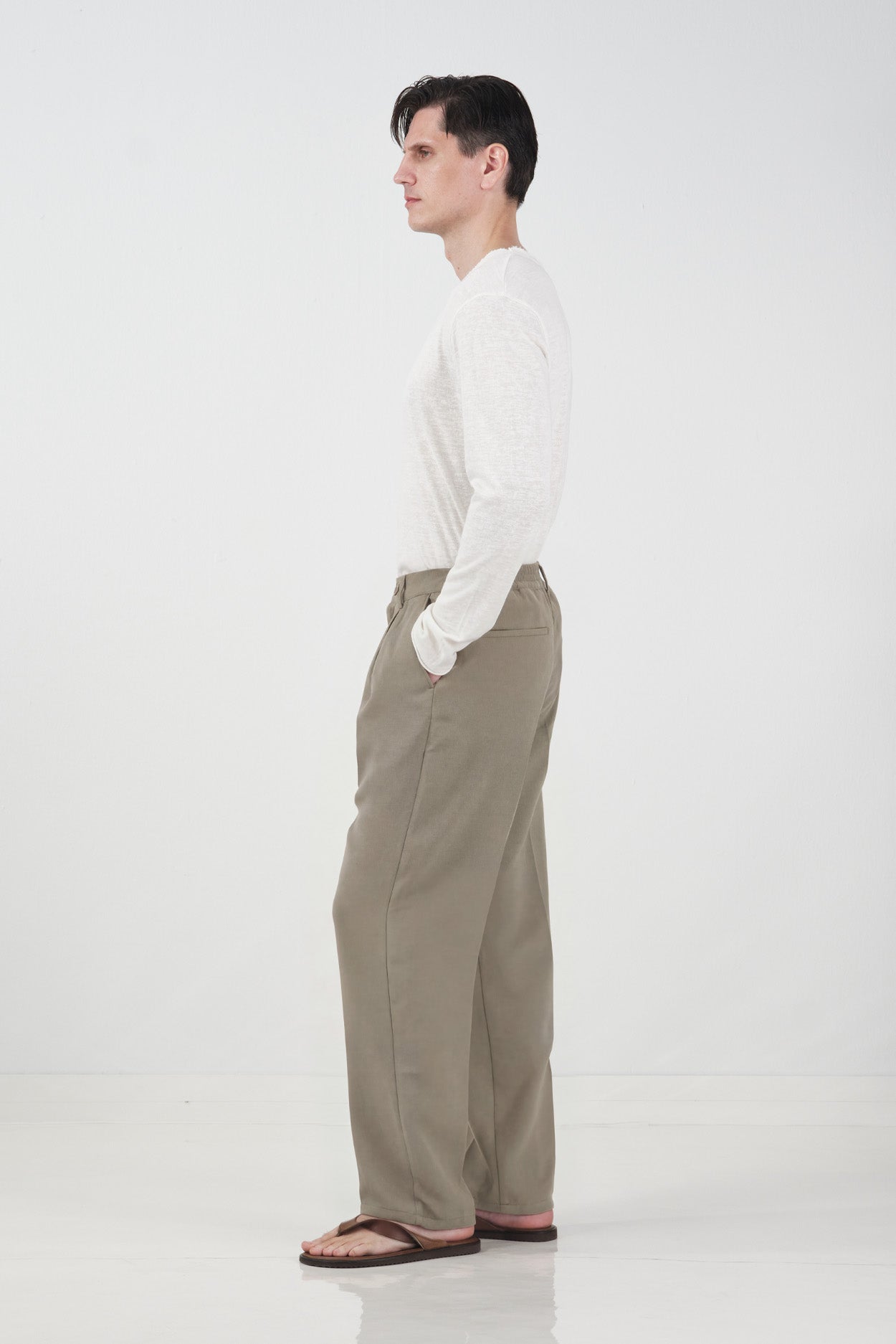 TEXTURED CLASSIC KHAKI PLEATED TROUSERS