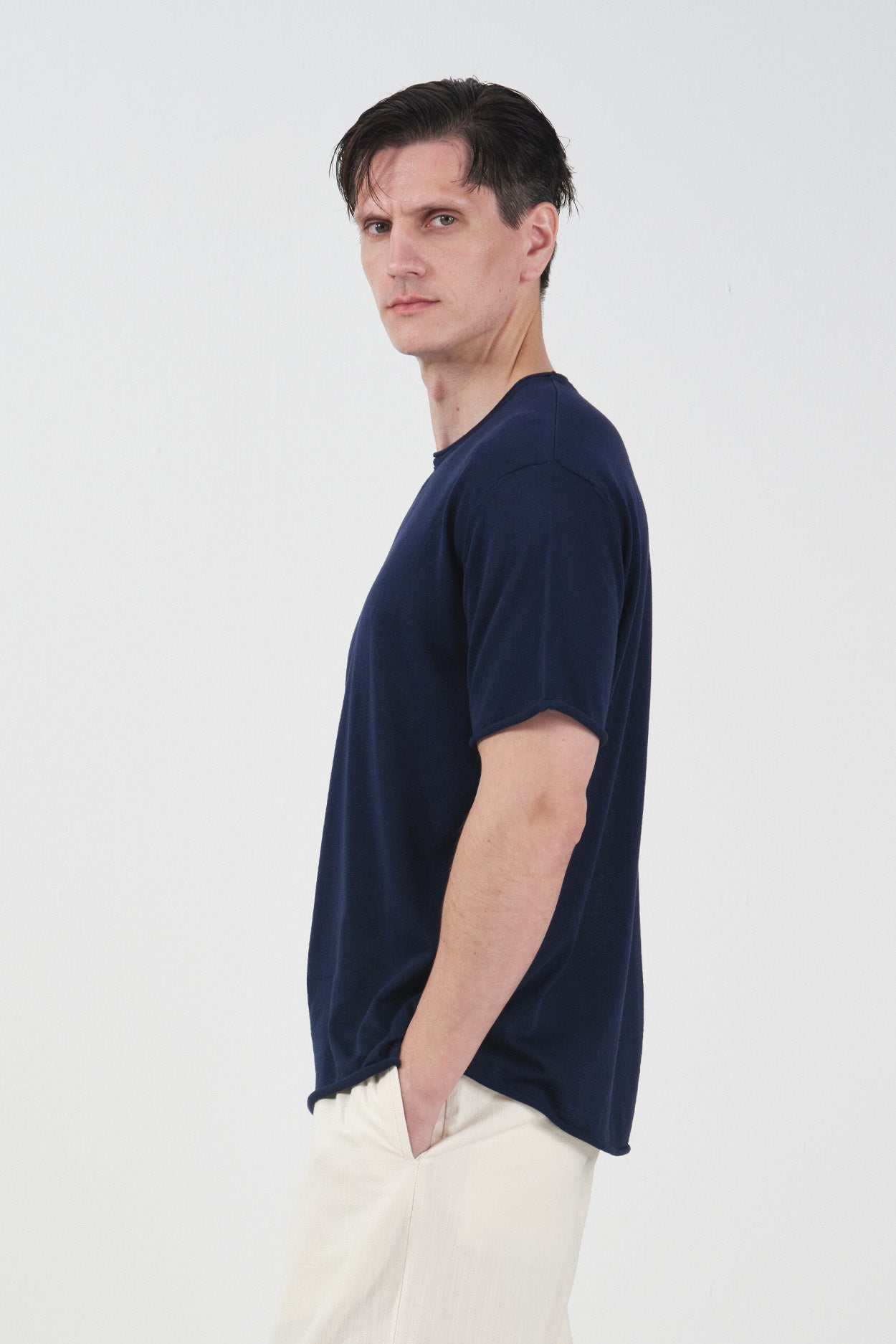 DRAPED NAVY LINEN KNIT T-SHIRT
