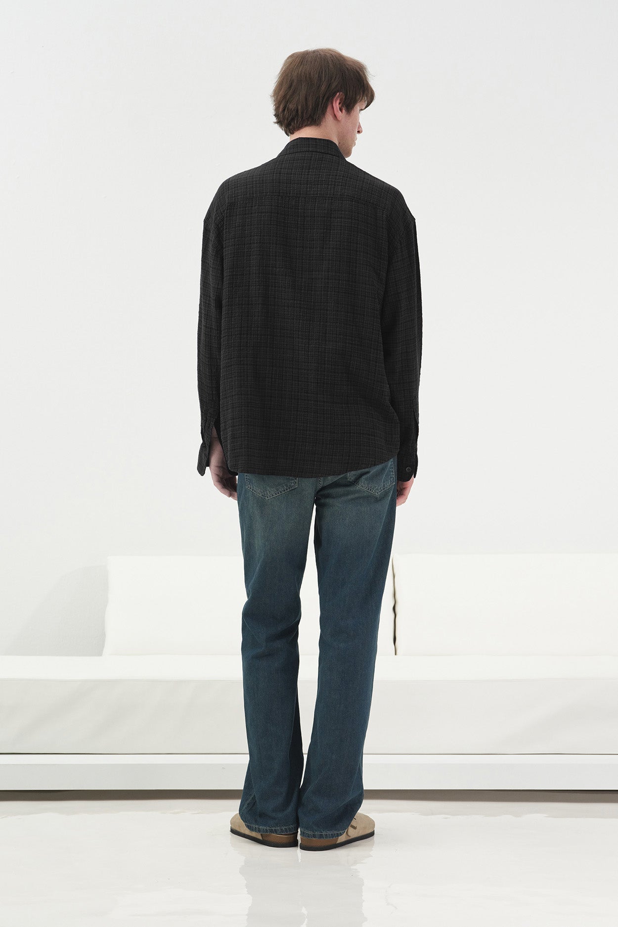 DÖKÜMLÜ RAHAT KESİM SİYAH KARELİ GÖMLEK