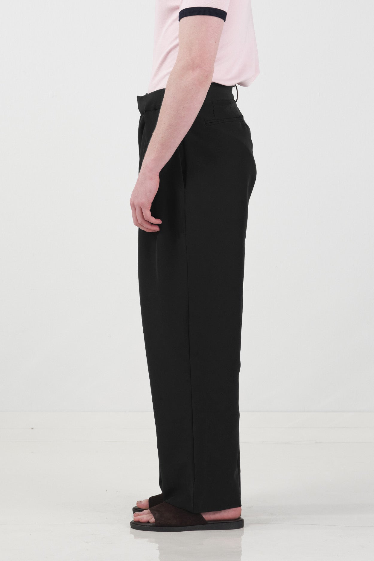 ÇİFT PİLİLİ BOL KESİM GENİŞ PAÇALI SİYAH PANTOLON