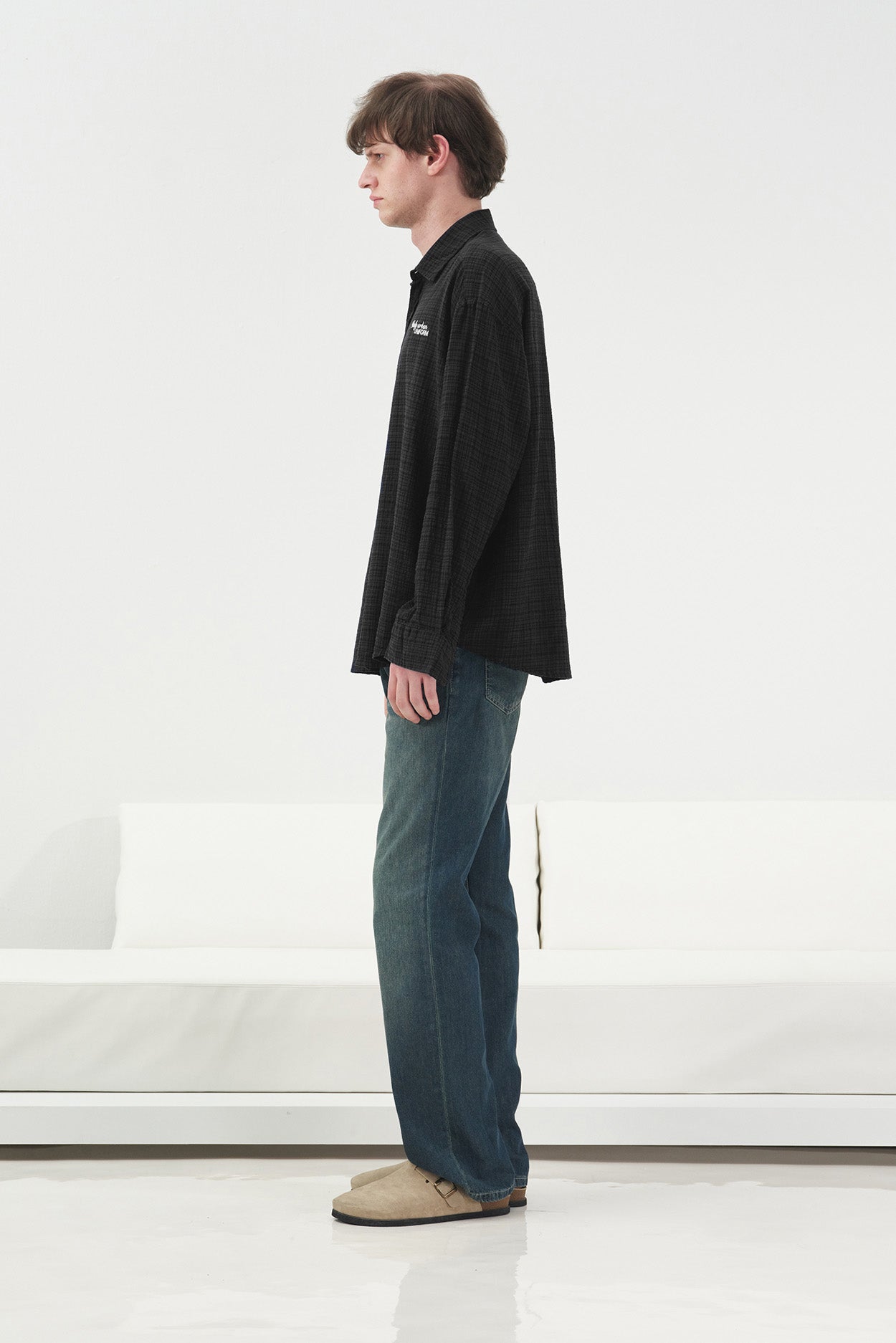 DÖKÜMLÜ RAHAT KESİM SİYAH KARELİ GÖMLEK