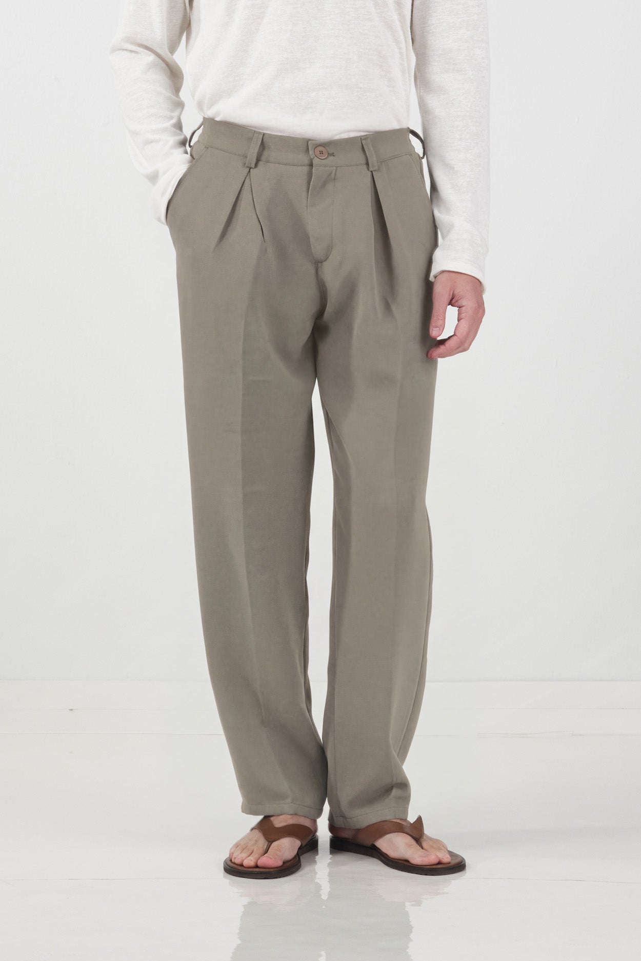 TEXTURED CLASSIC KHAKI PLEATED TROUSERS
