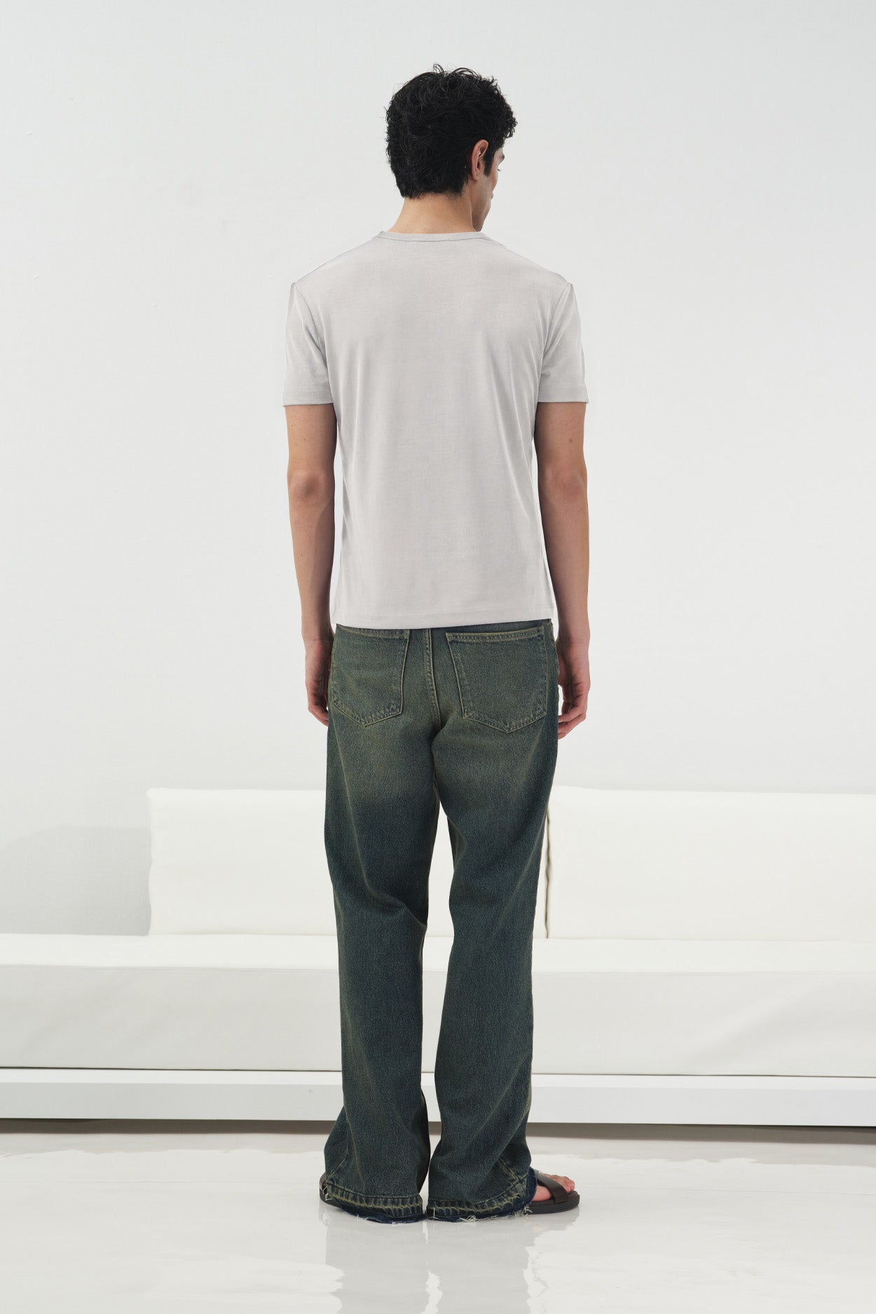 YARIM PATLI BEYAZ T-SHIRT