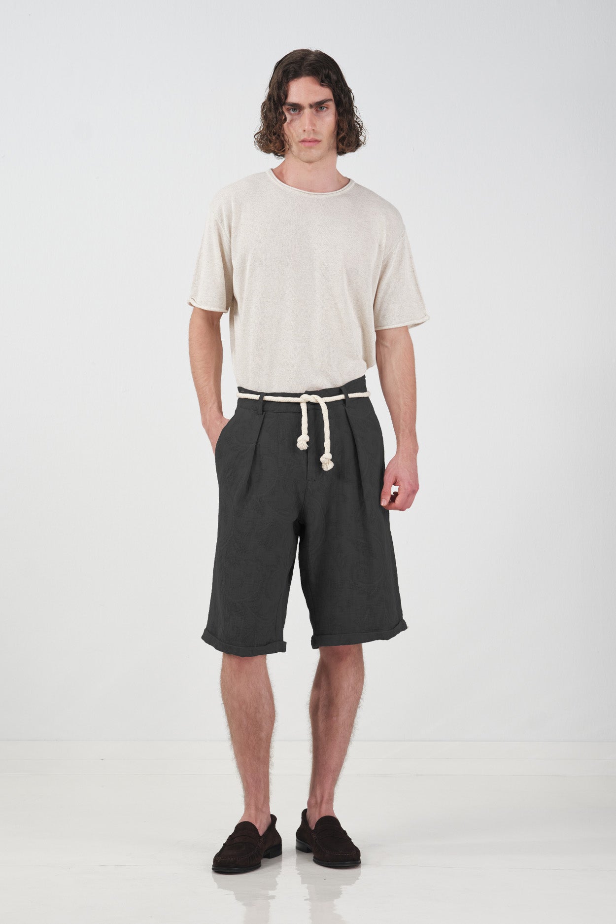 TEXTURED ANTHRACITE MUSLIN SHORTS