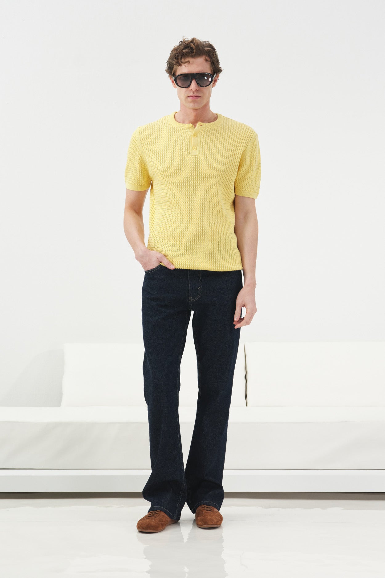 TEXTURED BIKE COLLAR YELLOW KNIT T-SHIRT