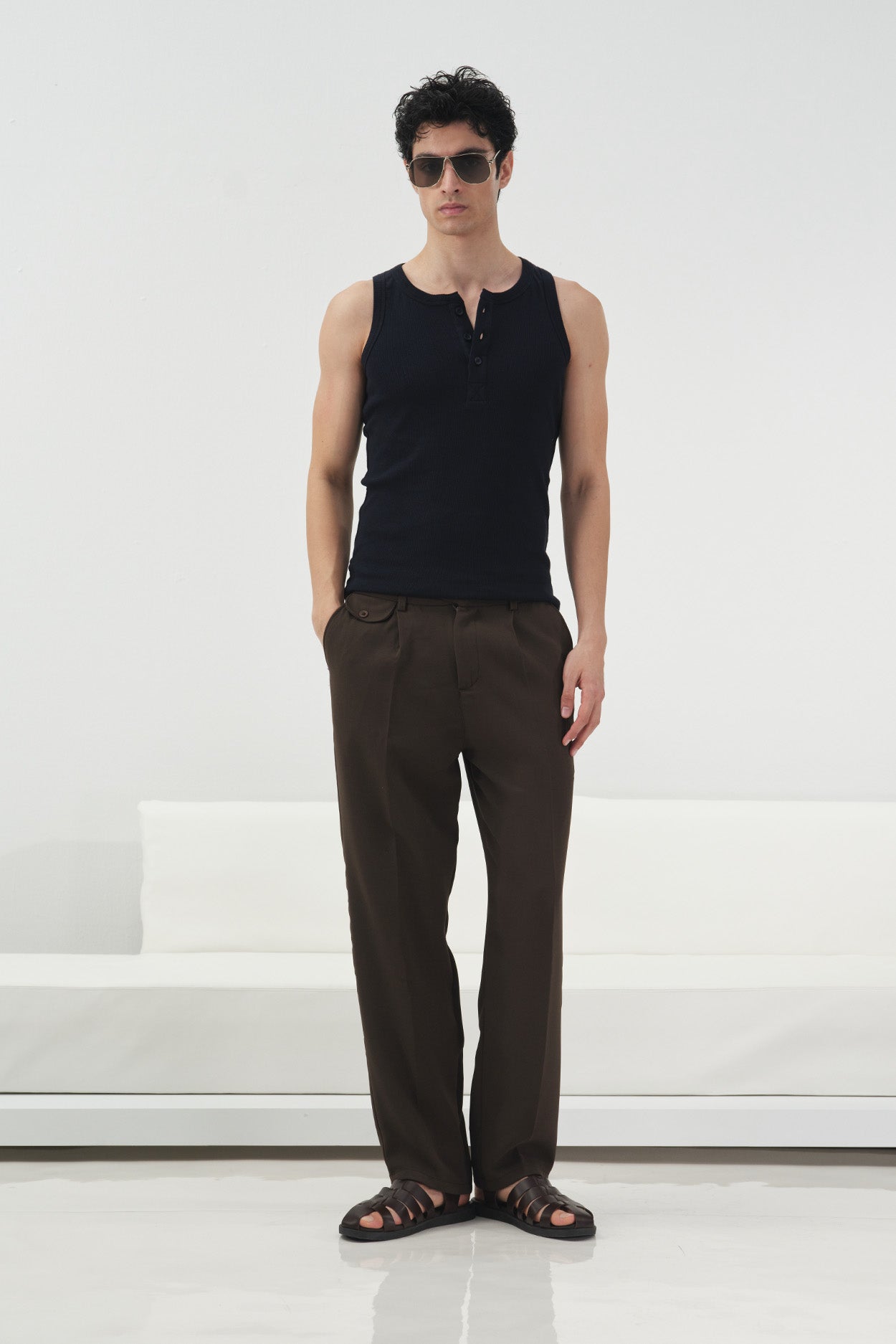 TEXTURED BROWN PLEATED TROUSERS