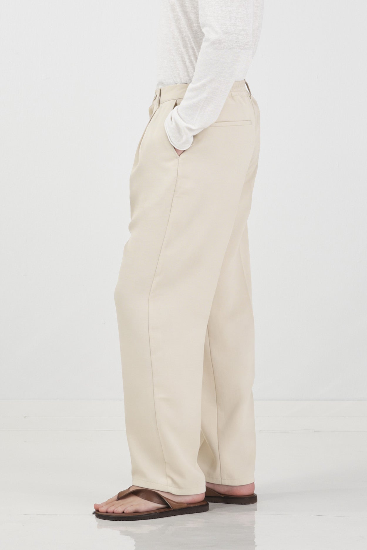 TEXTURED CLASSIC BEIGE PLEATED TROUSERS