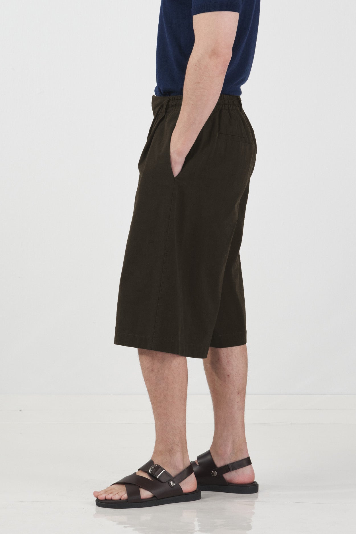 LACED BROWN LINEN SHORTS