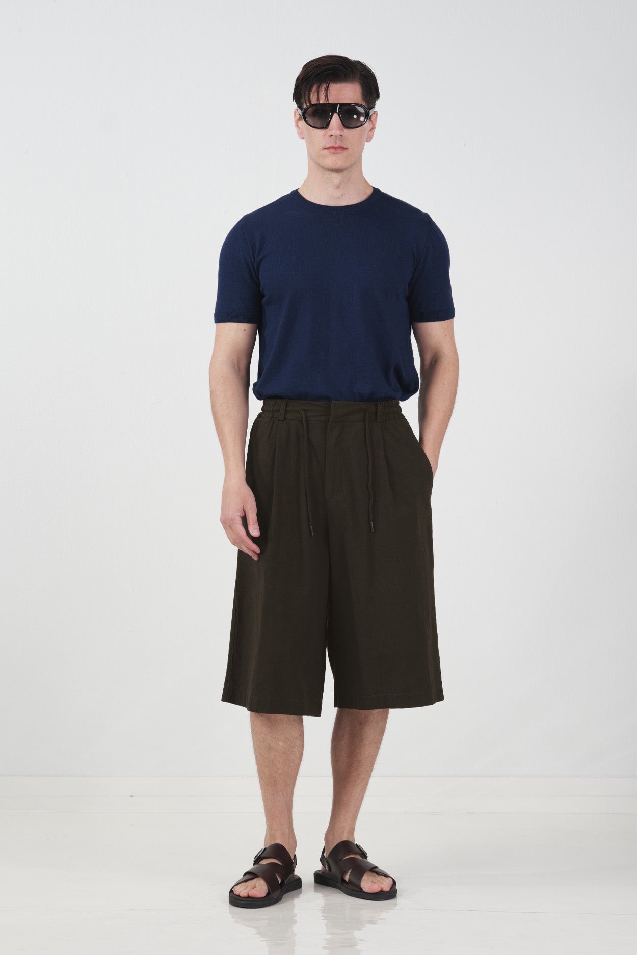 LACED BROWN LINEN SHORTS