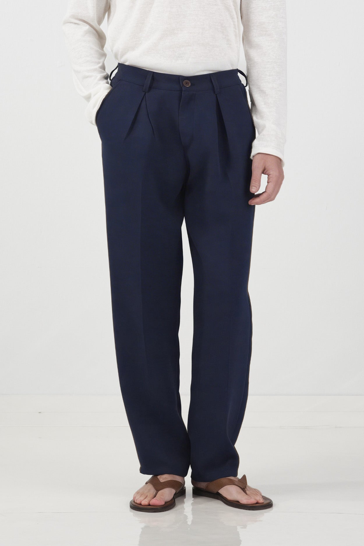 TEXTURED CLASSIC NAVY PLEATED TROUSERS