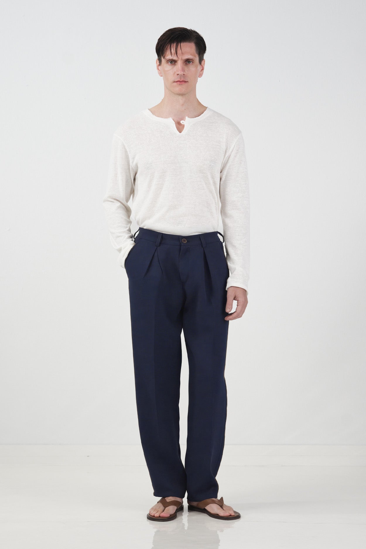 TEXTURED CLASSIC NAVY PLEATED TROUSERS
