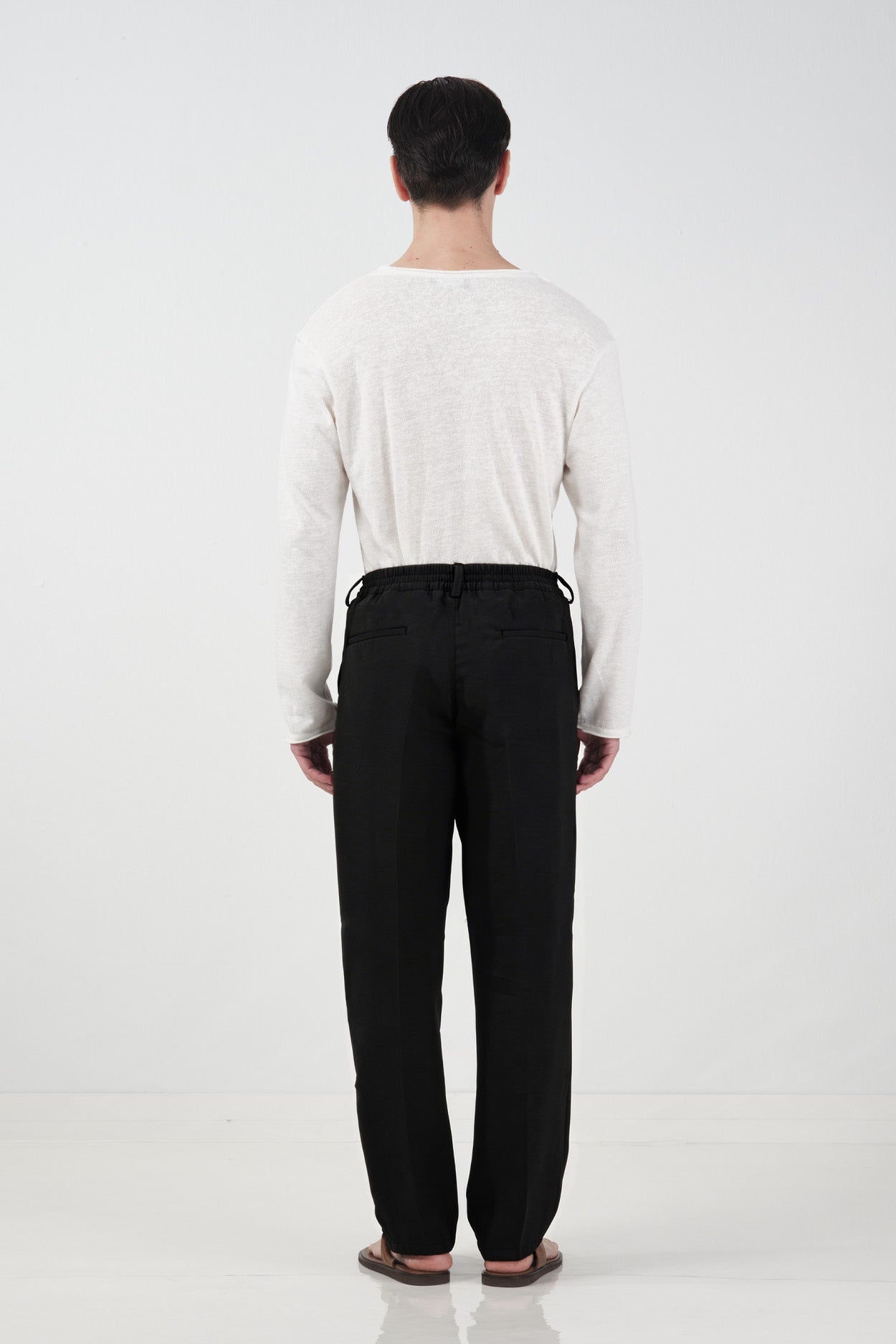 TEXTURED CLASSIC BLACK PLEATED TROUSERS