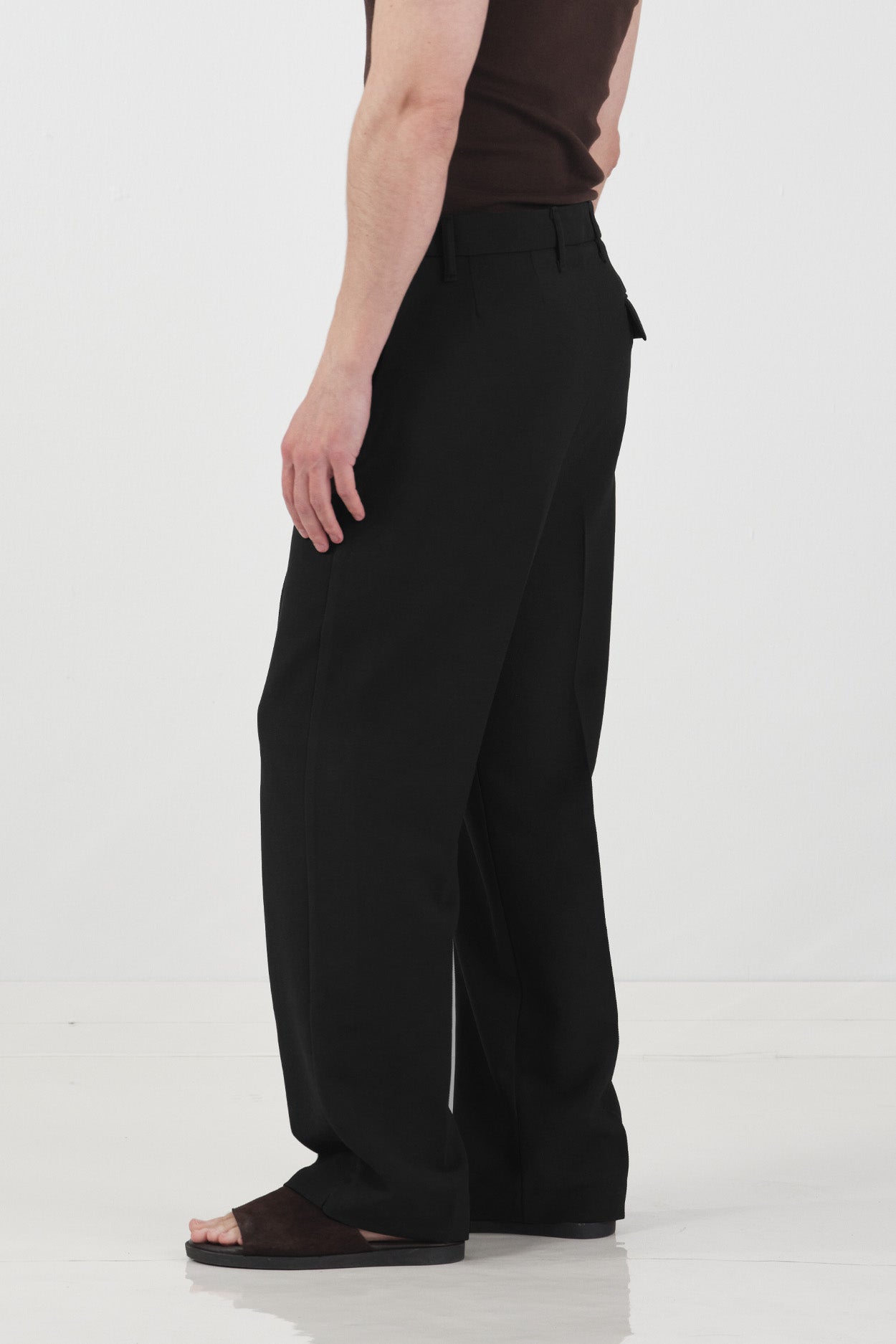 DOKULU REGULAR FIT KLASİK SİYAH PANTOLON