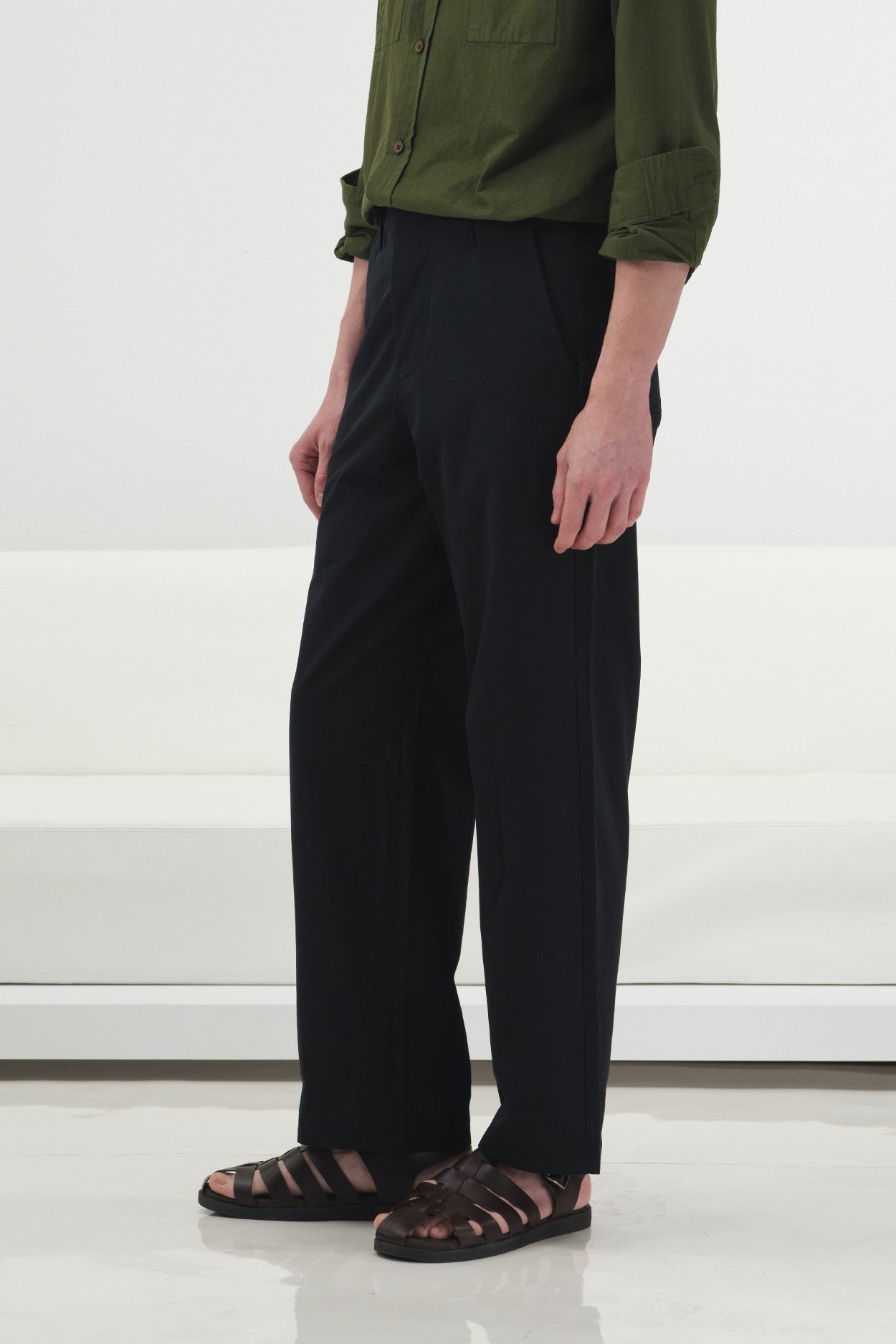 CLASSIC NAVY TECHNICAL PANTS WITH POCKETS