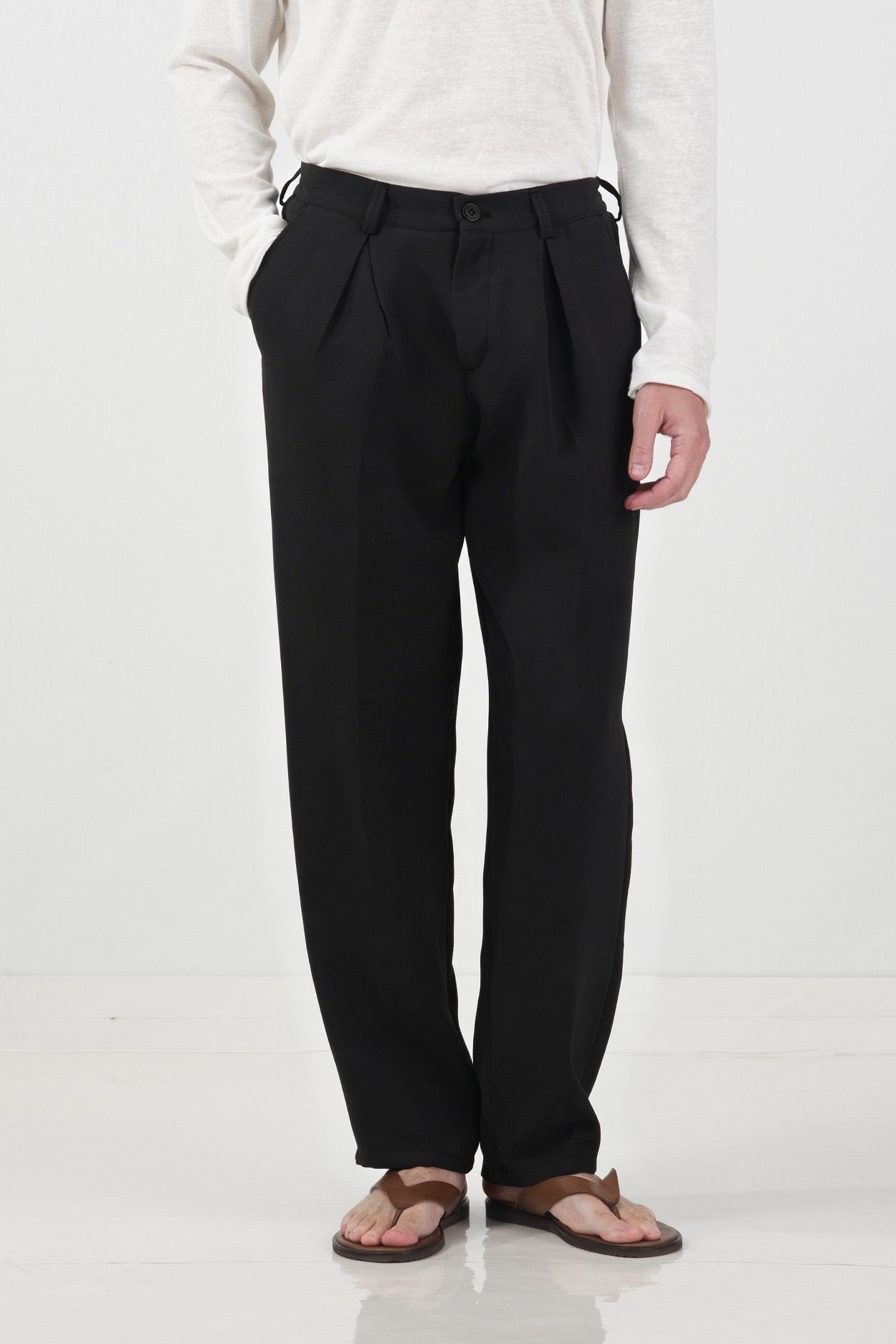 TEXTURED CLASSIC BLACK PLEATED TROUSERS