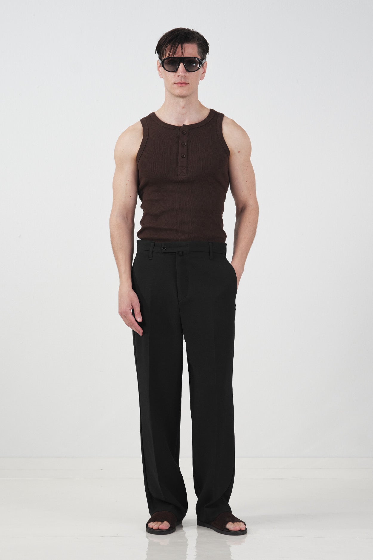 DOKULU REGULAR FIT KLASİK SİYAH PANTOLON