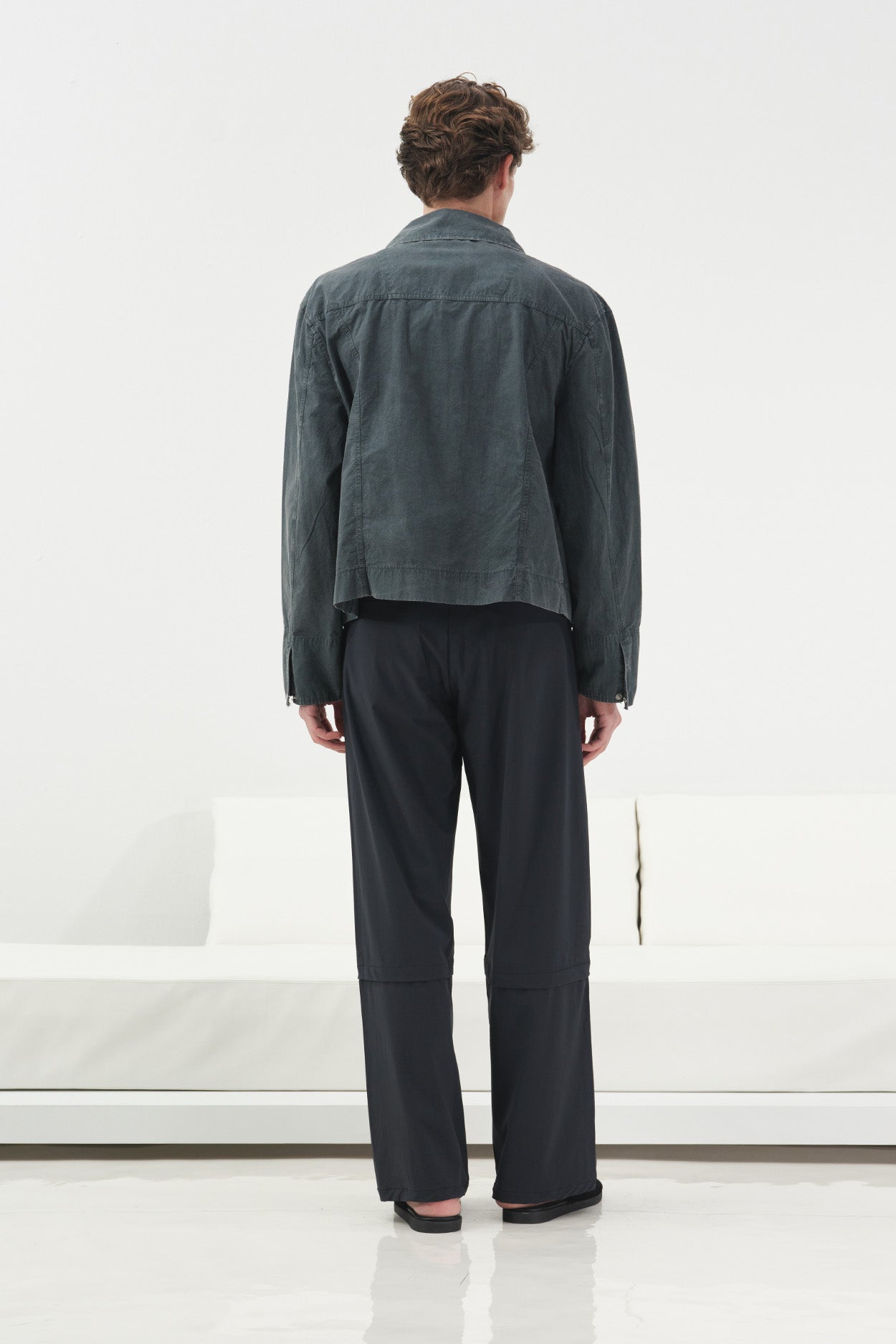 EFEKTLİ FERMUARLI ANTRASİT CEKET