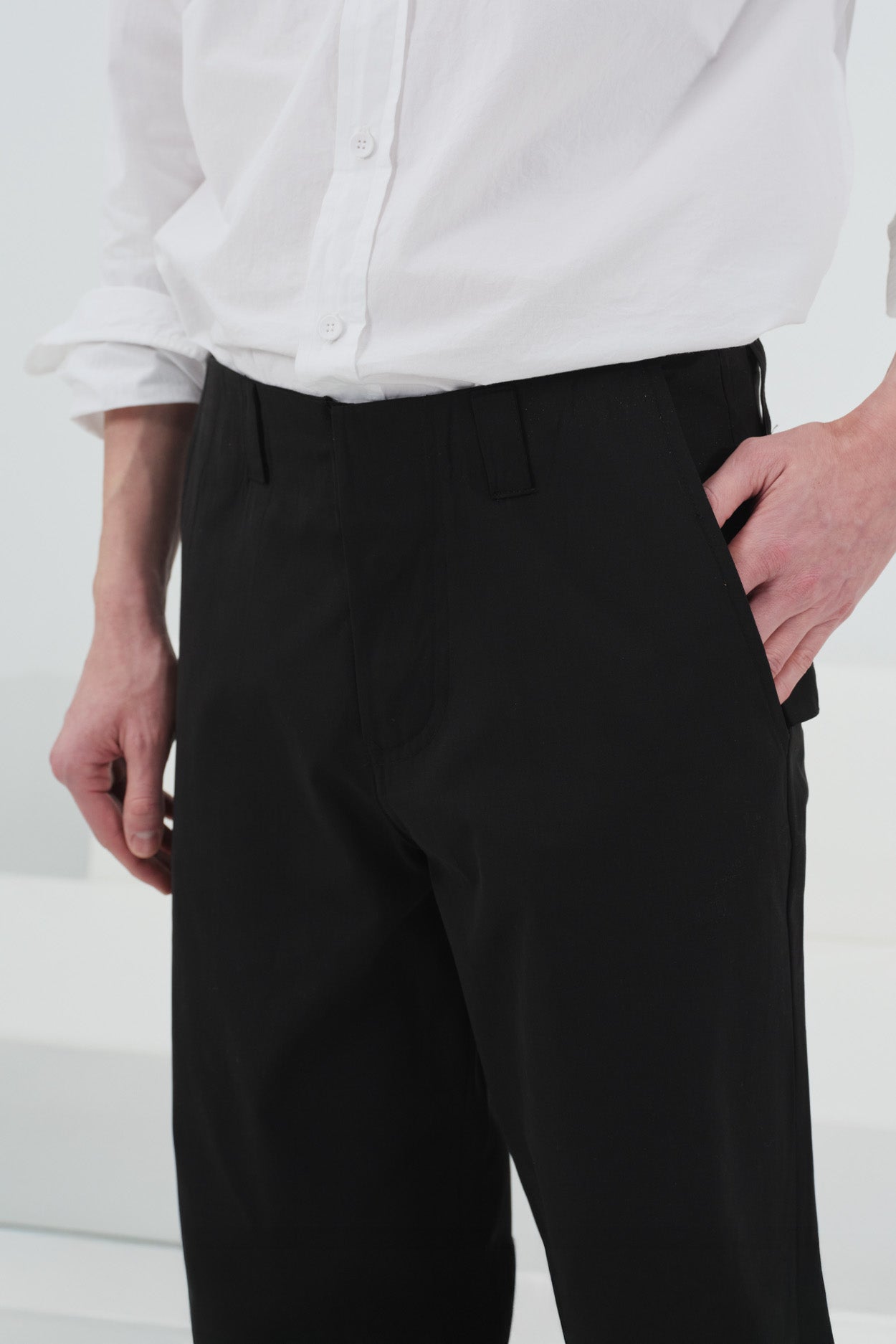 CLASSIC BLACK TECHNICAL TROUSERS WITH POCKETS